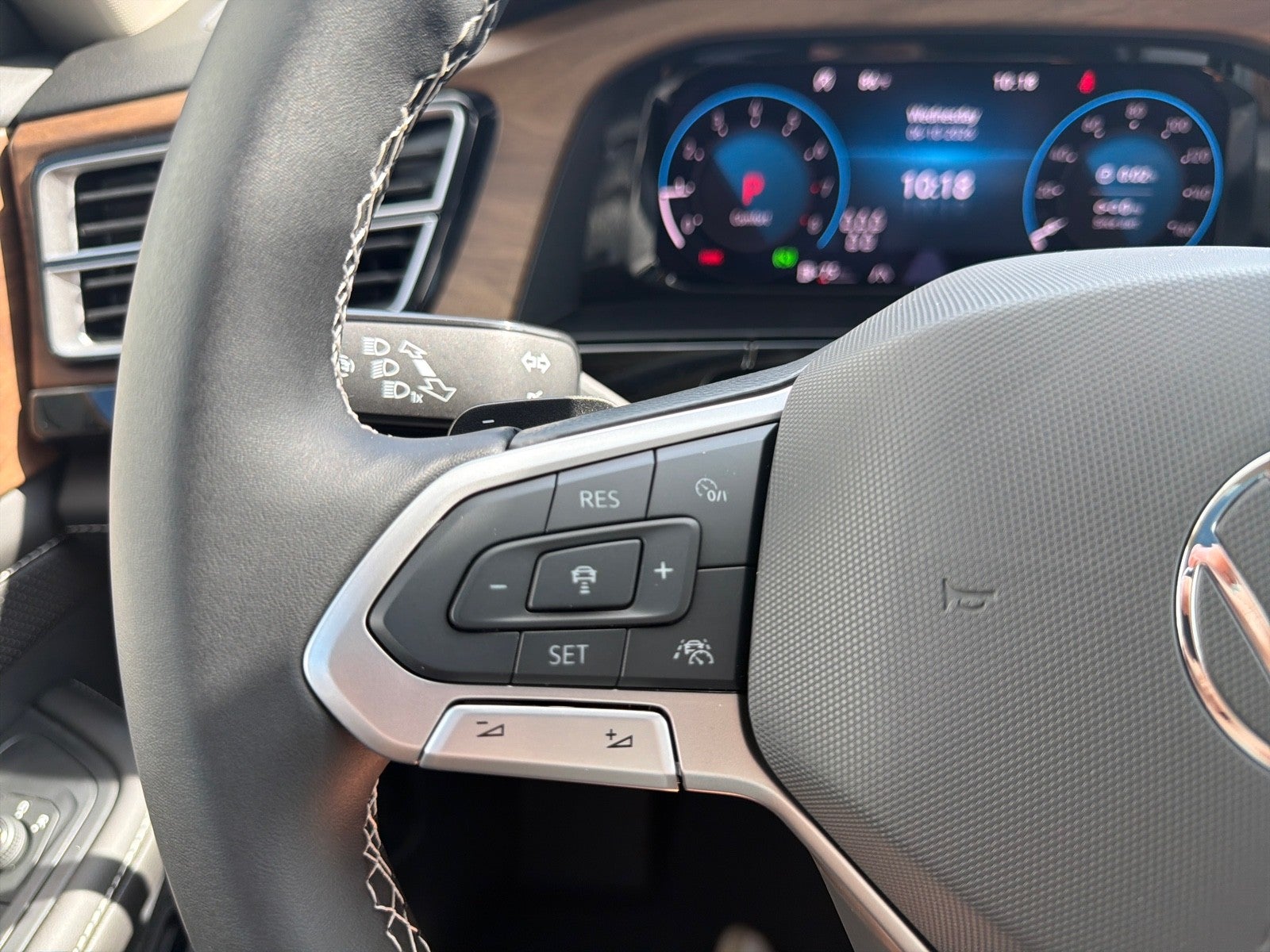 2026 Volkswagen Atlas 2.0T SE w/Technology FWD