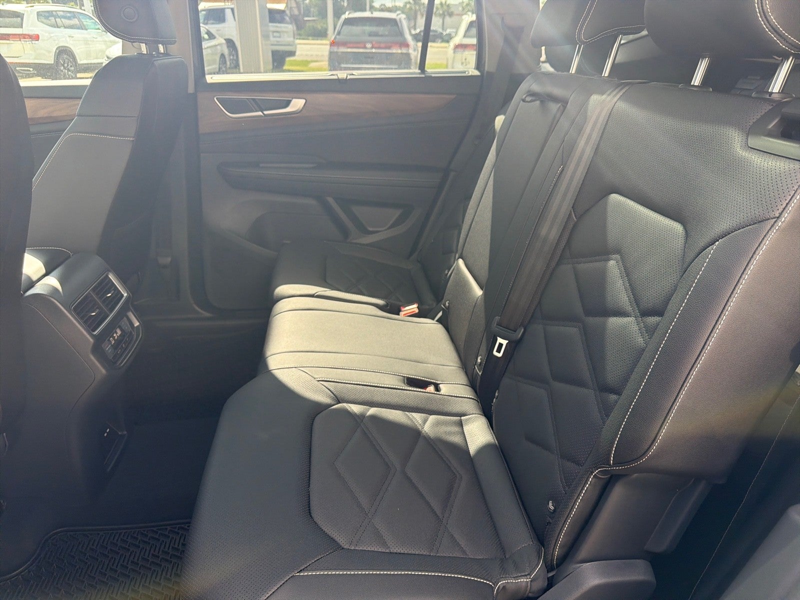 2026 Volkswagen Atlas 2.0T SE w/Technology FWD