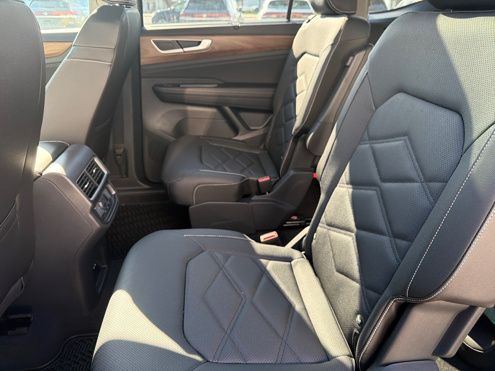 2026 Volkswagen Atlas 2.0T SE w/Technology FWD