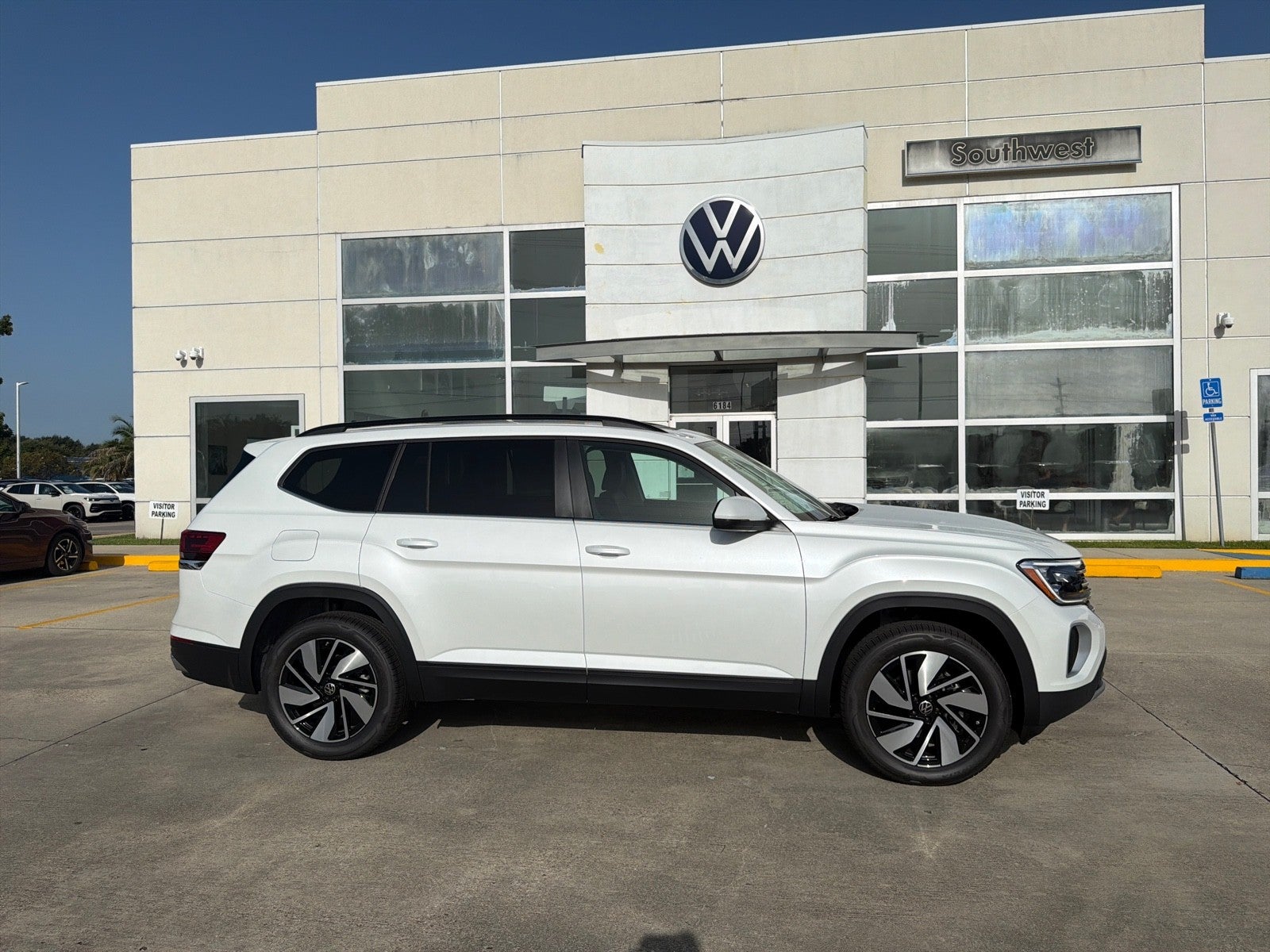2026 Volkswagen Atlas 2.0T SE W/Technology