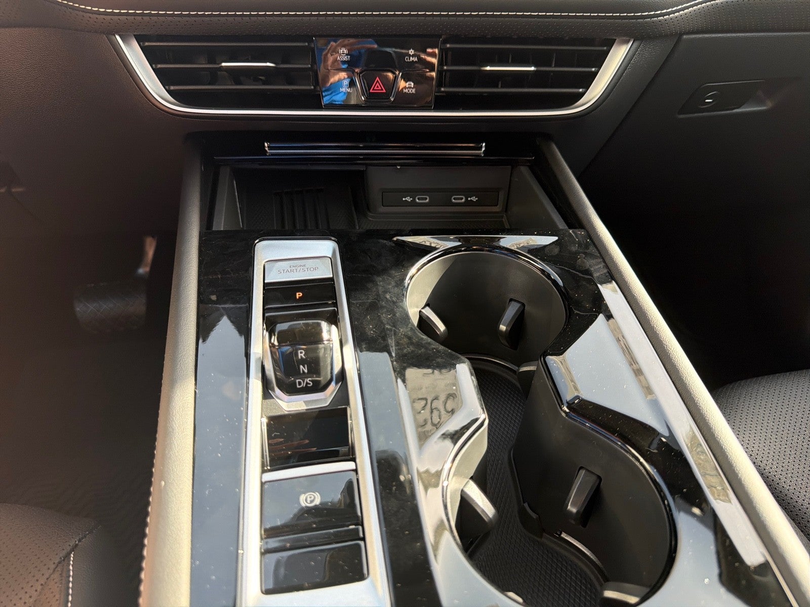 2026 Volkswagen Atlas 2.0T SE w/Technology FWD