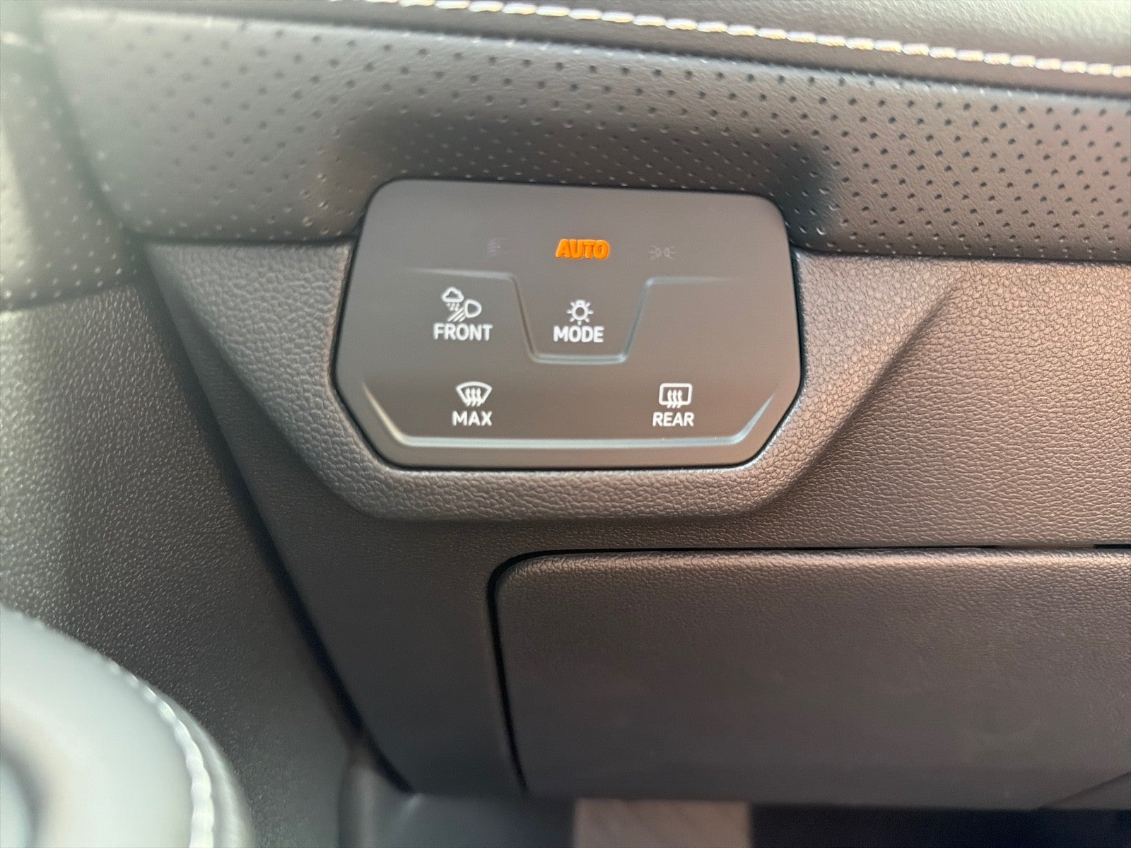 2026 Volkswagen Atlas 2.0T SE w/Technology FWD