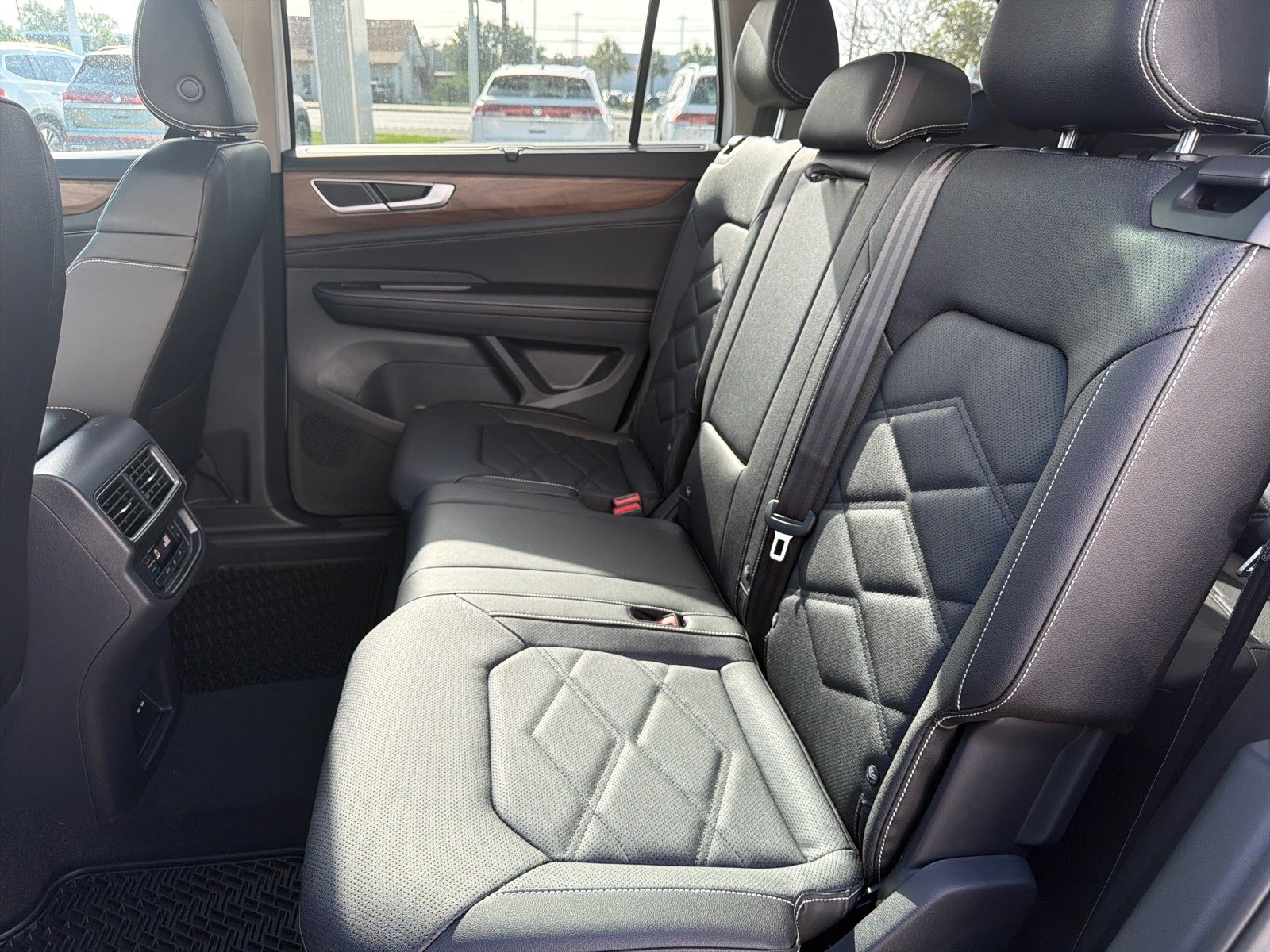 2026 Volkswagen Atlas 2.0T SE w/Technology FWD