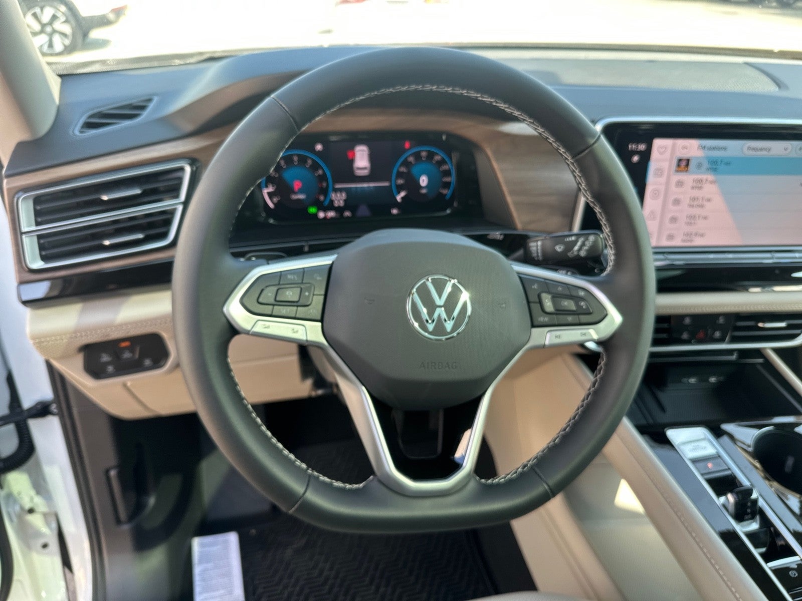 2026 Volkswagen Atlas 2.0T SE w/Technology FWD