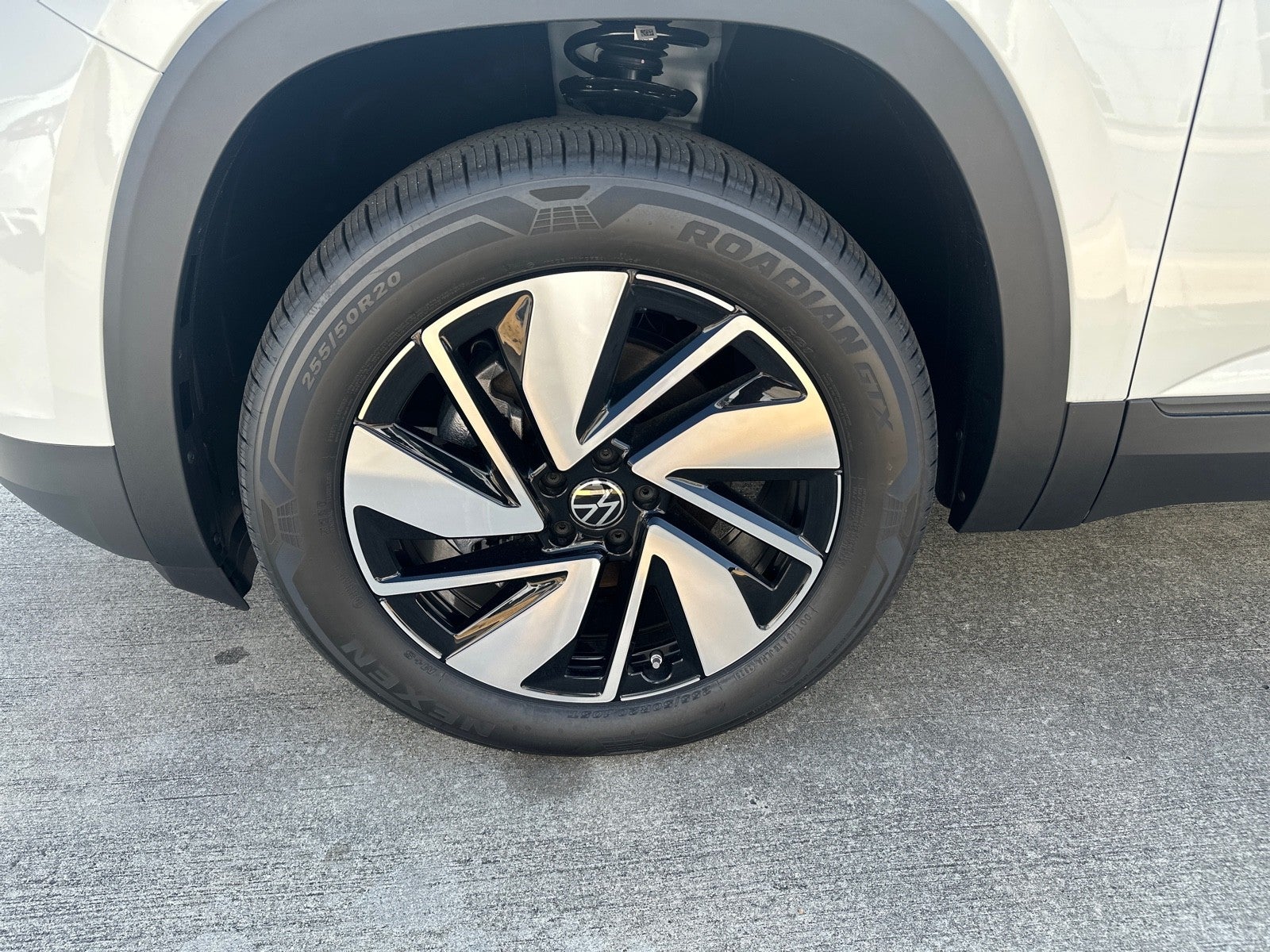 2026 Volkswagen Atlas 2.0T SE w/Technology FWD