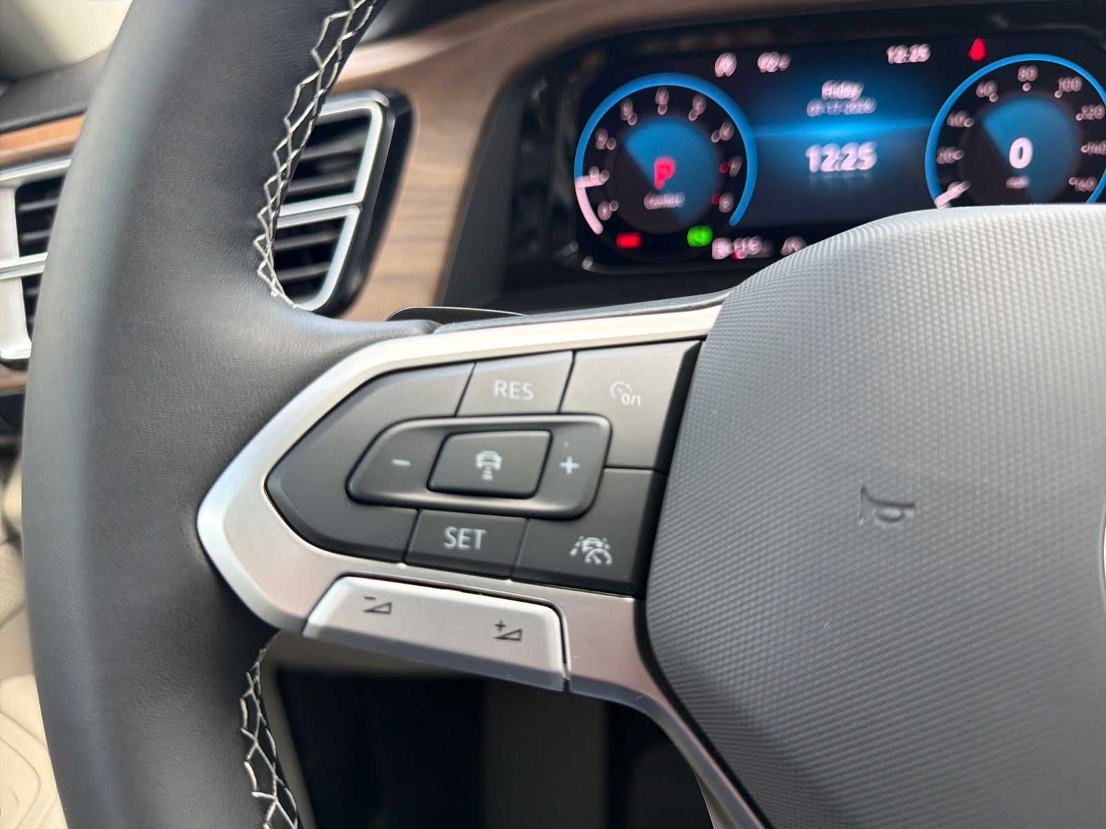 2026 Volkswagen Atlas 2.0T SE w/Technology FWD