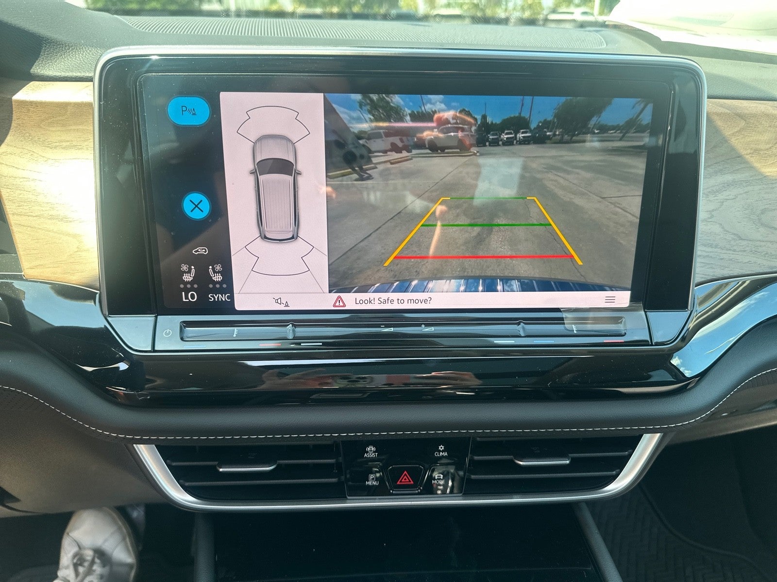 2026 Volkswagen Atlas 2.0T SE w/Technology FWD