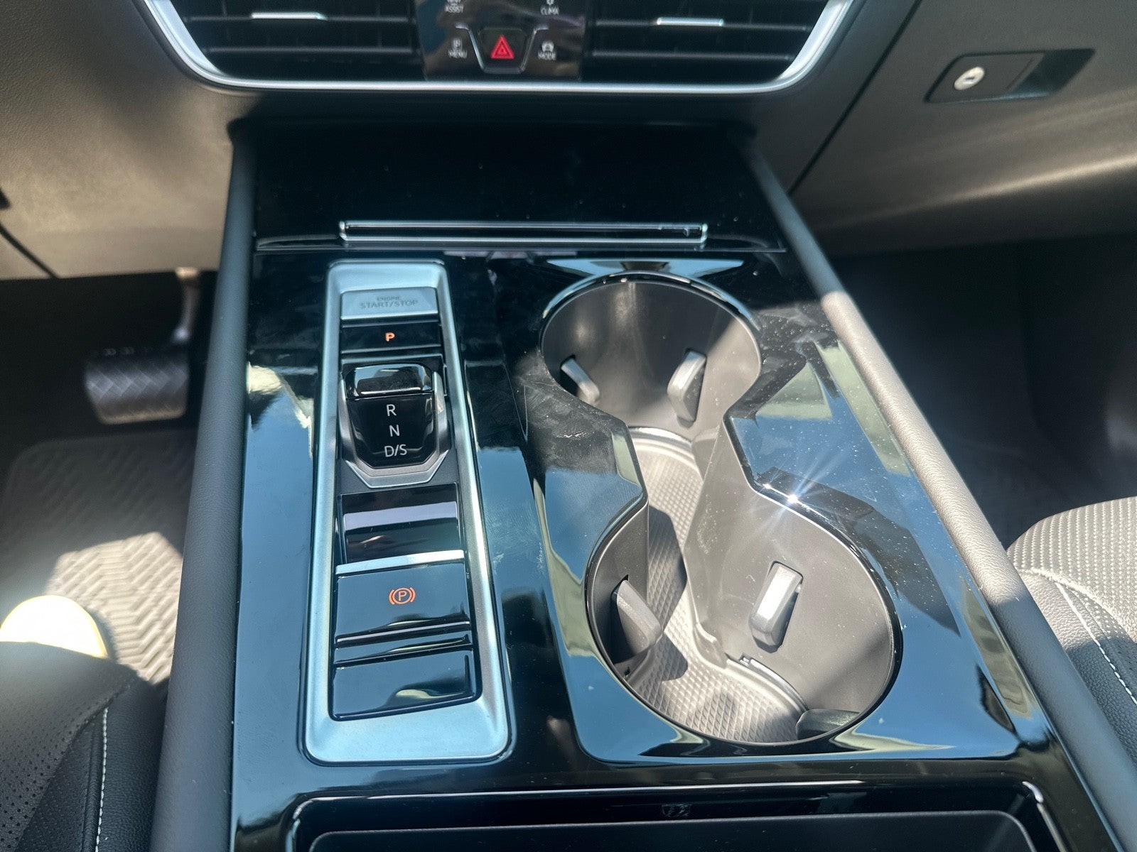 2026 Volkswagen Atlas 2.0T SE w/Technology FWD