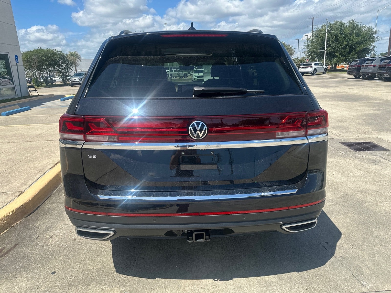 2026 Volkswagen Atlas 2.0T SE w/Technology FWD