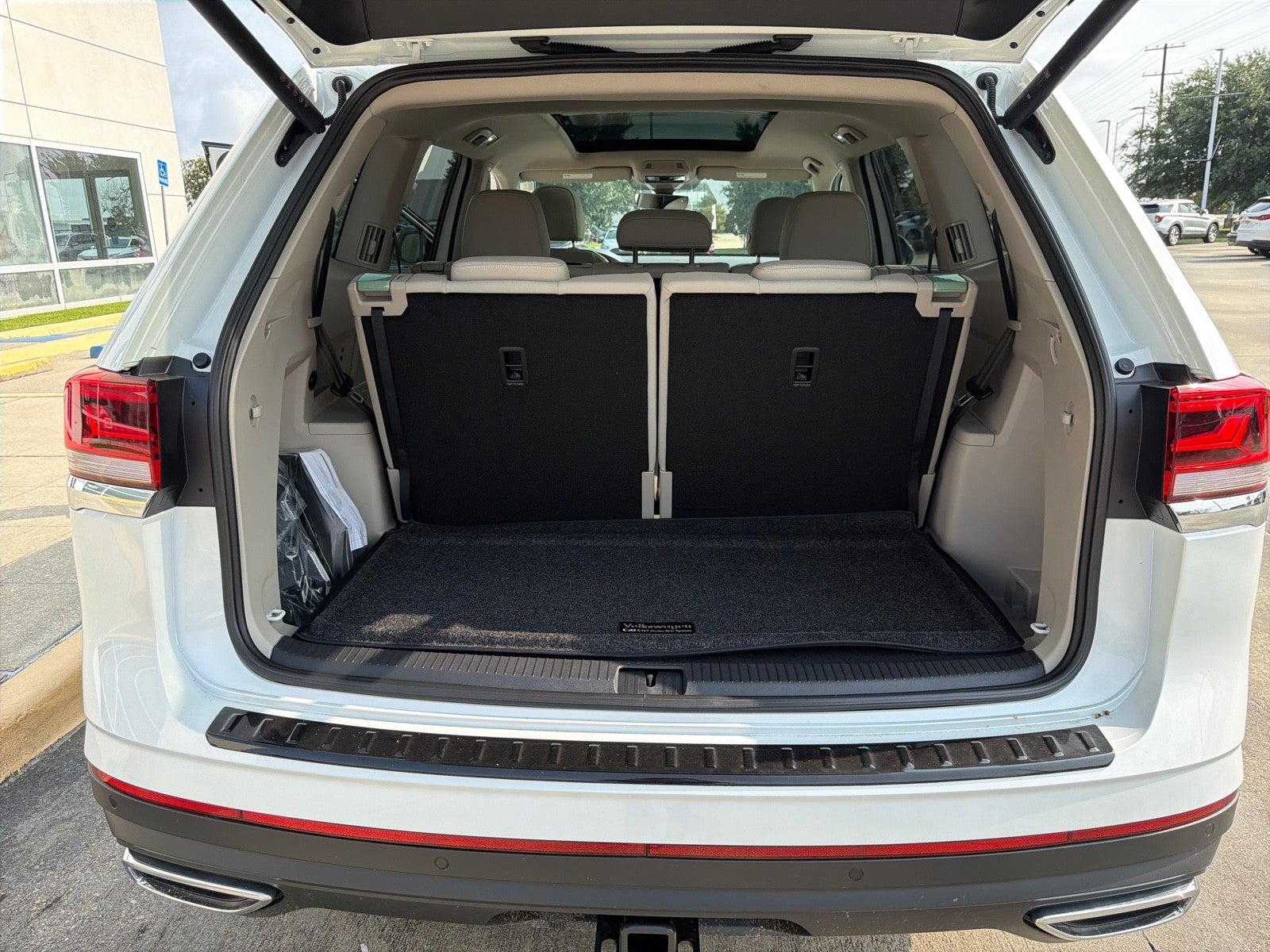 2026 Volkswagen Atlas 2.0T SE w/Technology FWD