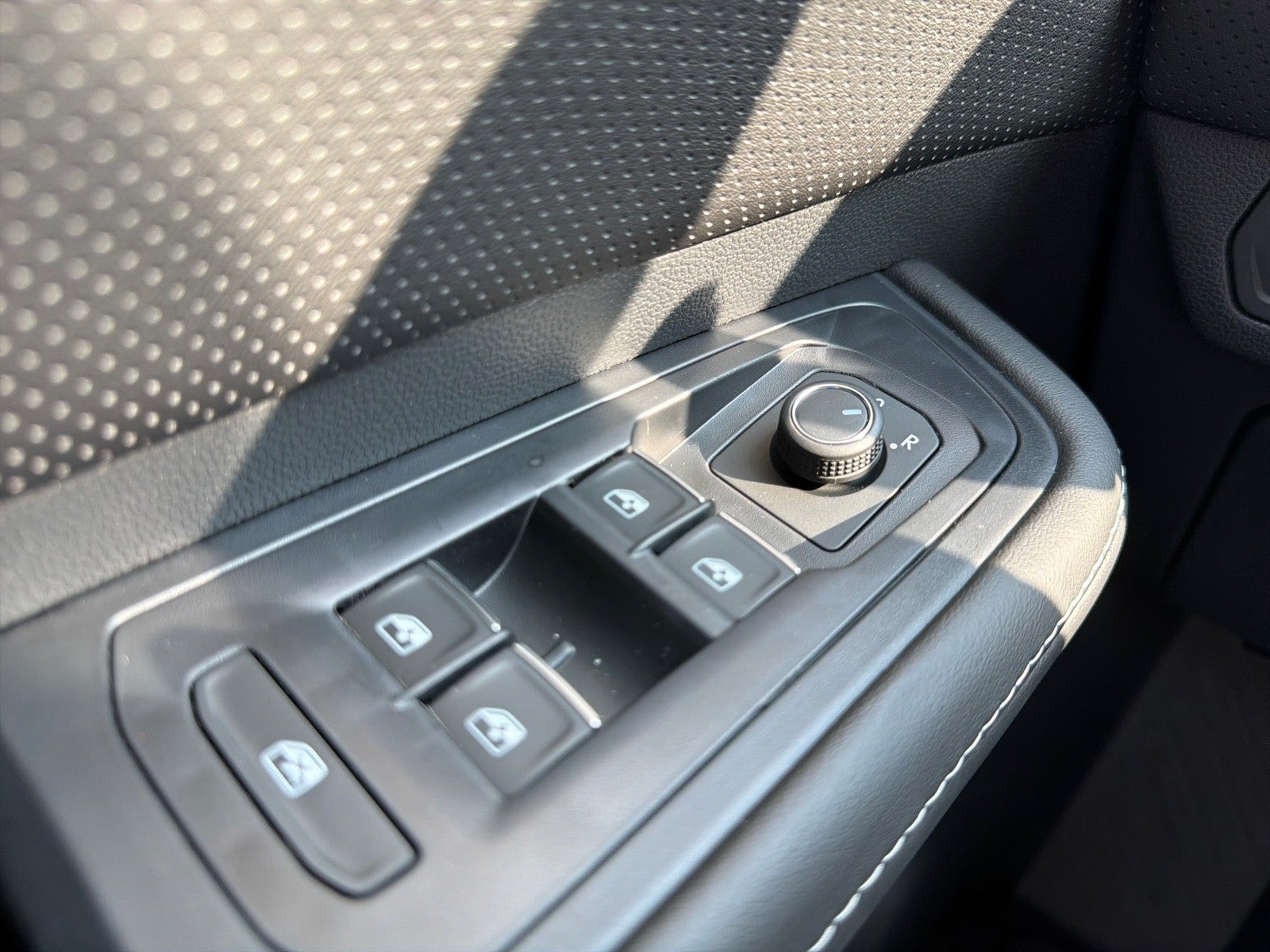 2026 Volkswagen Atlas 2.0T SE w/Technology FWD