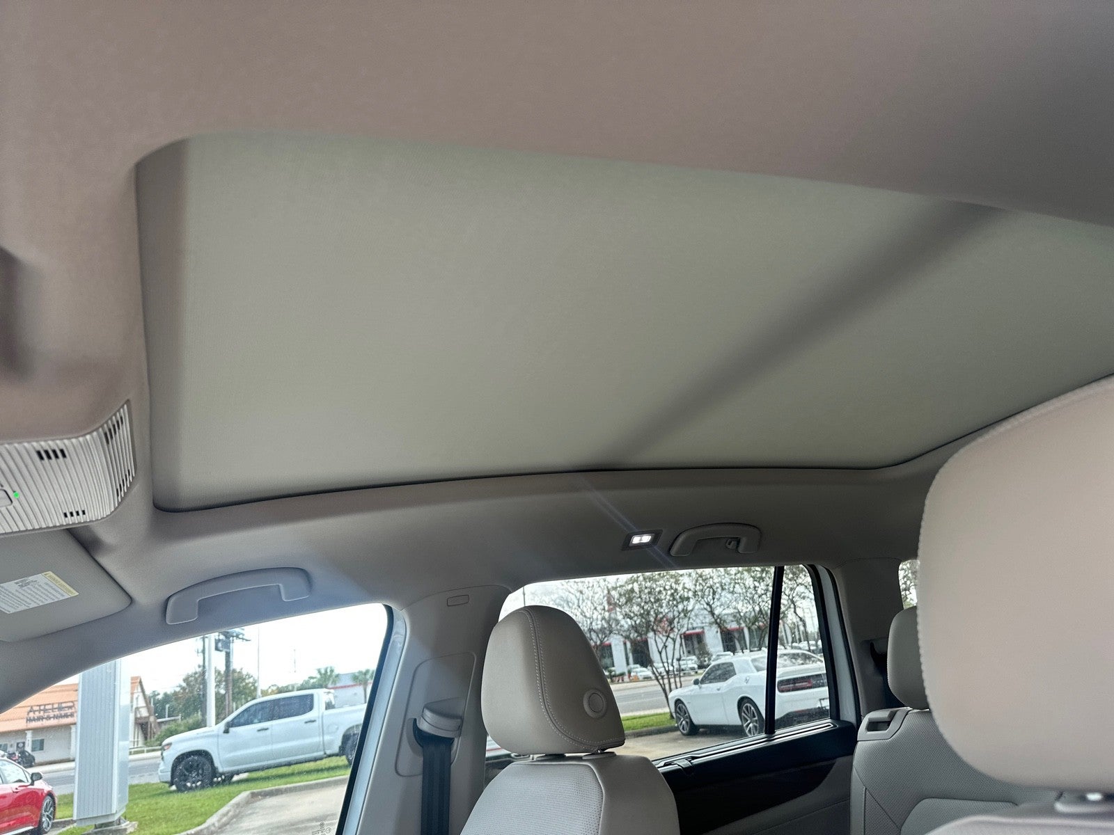 2026 Volkswagen Atlas 2.0T SE w/Technology FWD