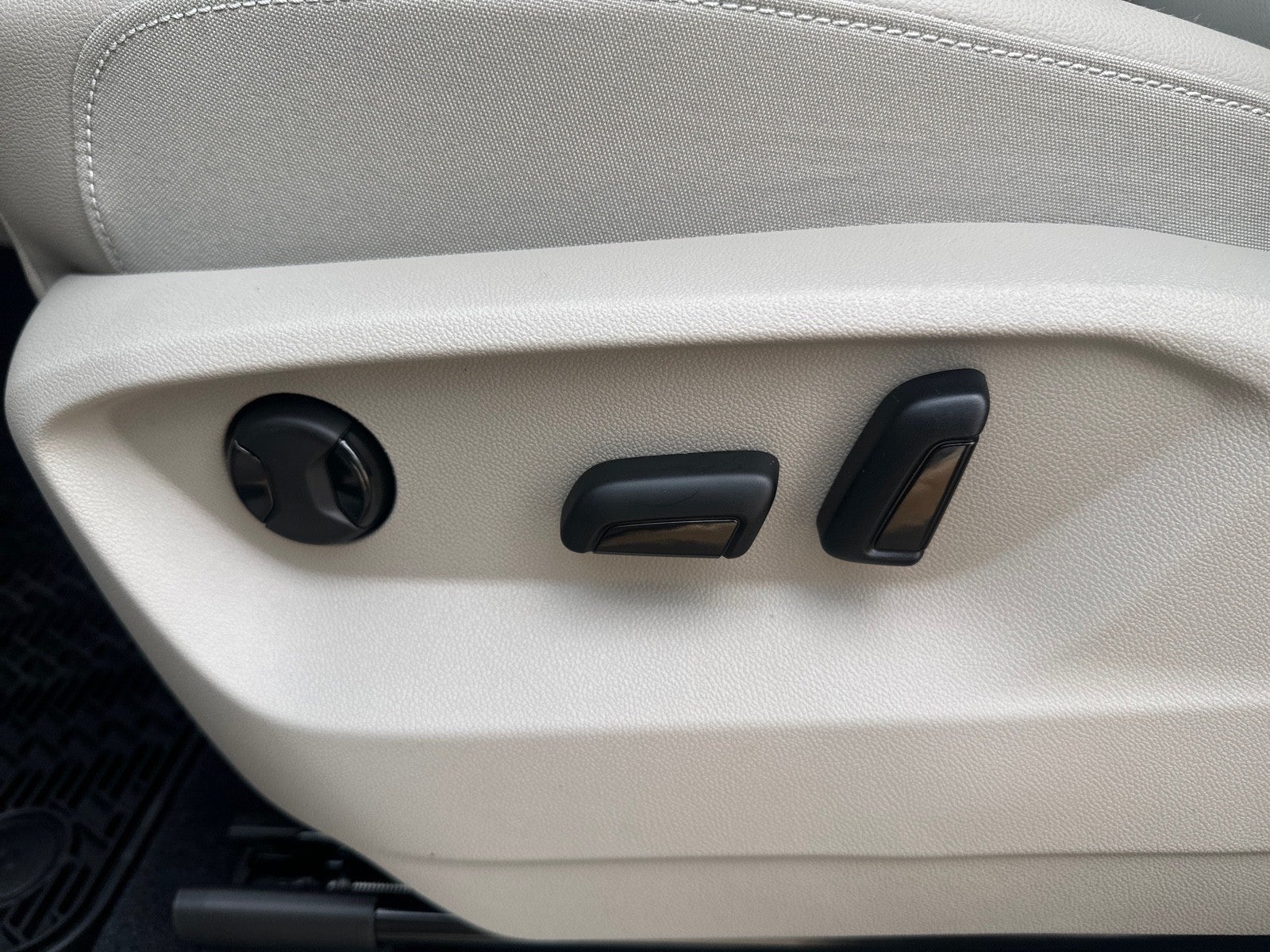 2026 Volkswagen Atlas 2.0T SE w/Technology FWD