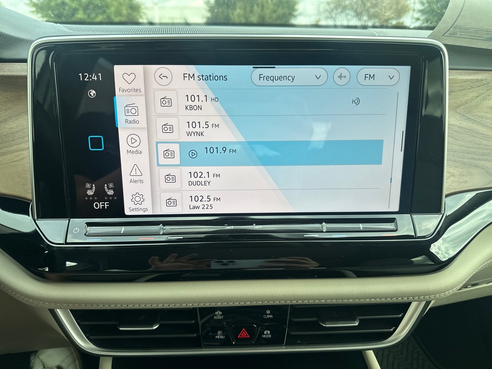 2026 Volkswagen Atlas 2.0T SE w/Technology FWD