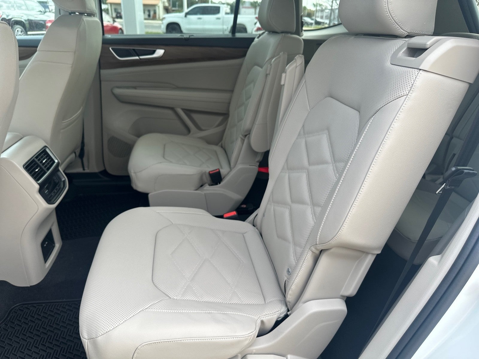 2026 Volkswagen Atlas 2.0T SE w/Technology FWD