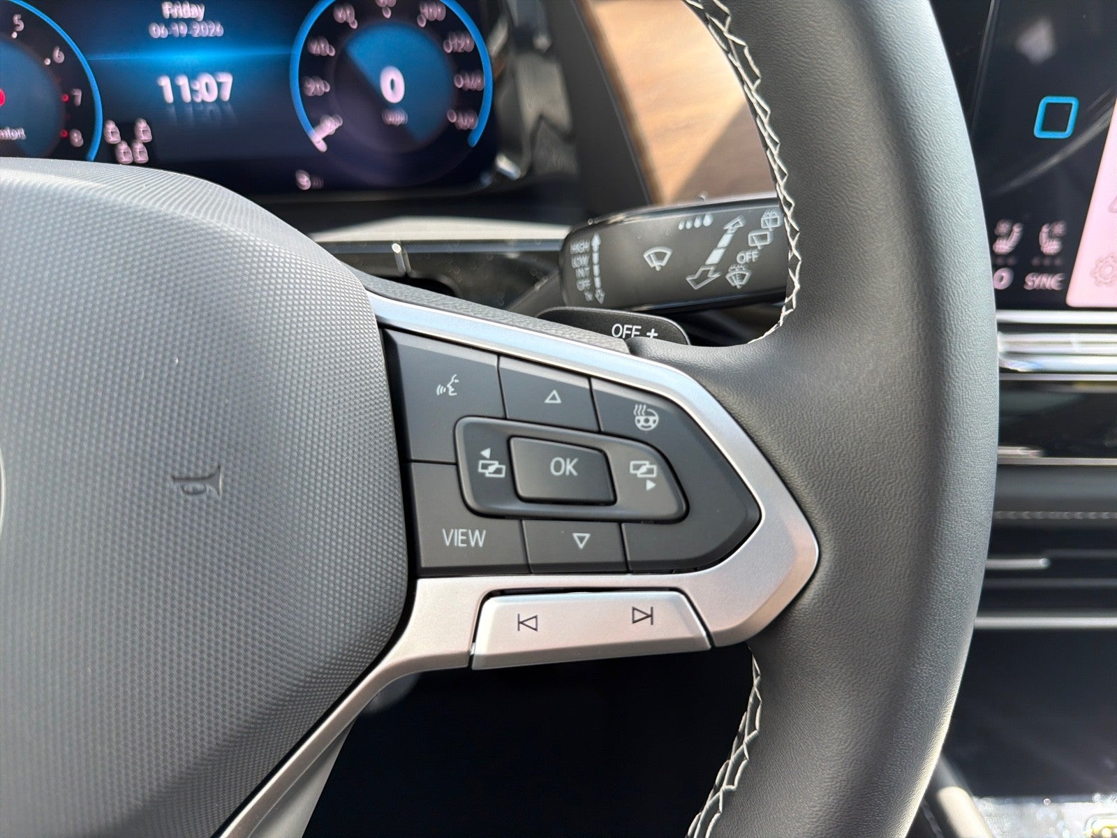 2026 Volkswagen Atlas 2.0T SE w/Technology FWD