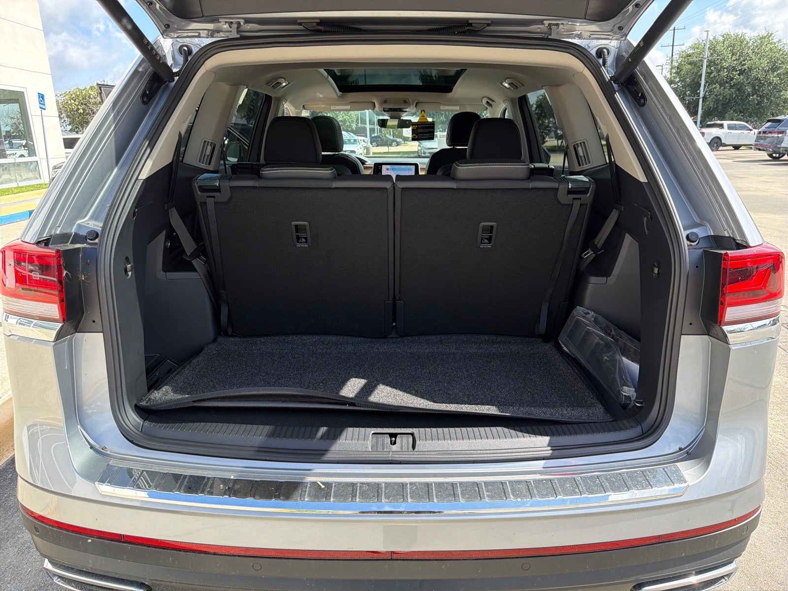 2026 Volkswagen Atlas 2.0T SE w/Technology FWD