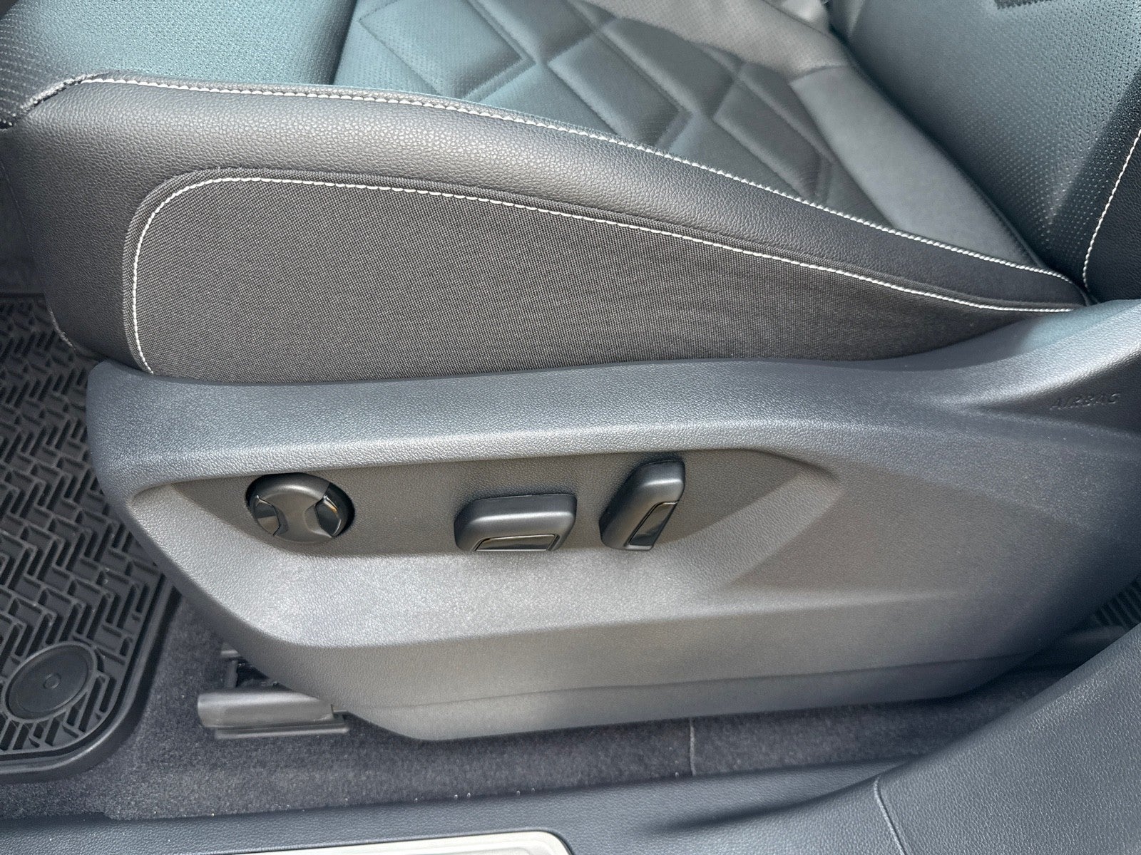 2026 Volkswagen Atlas 2.0T SE w/Technology FWD