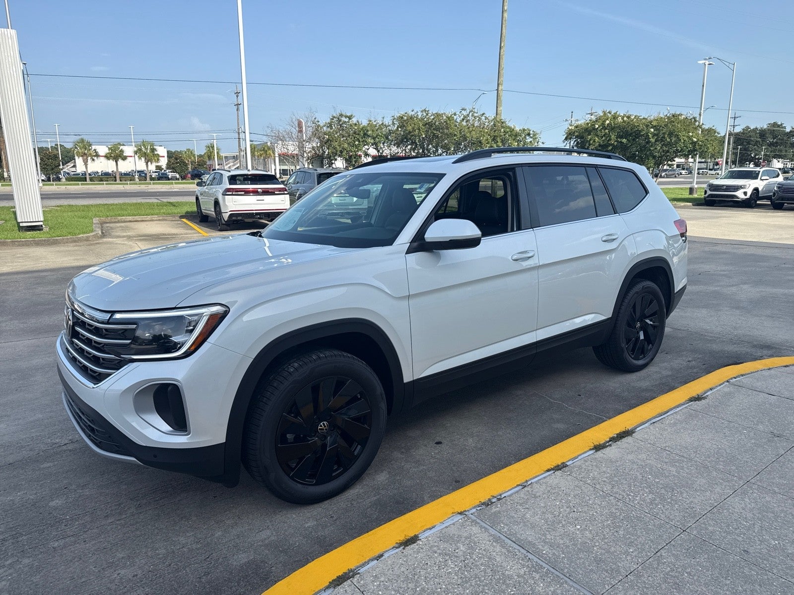 2026 Volkswagen Atlas 2.0T SE w/Technology FWD