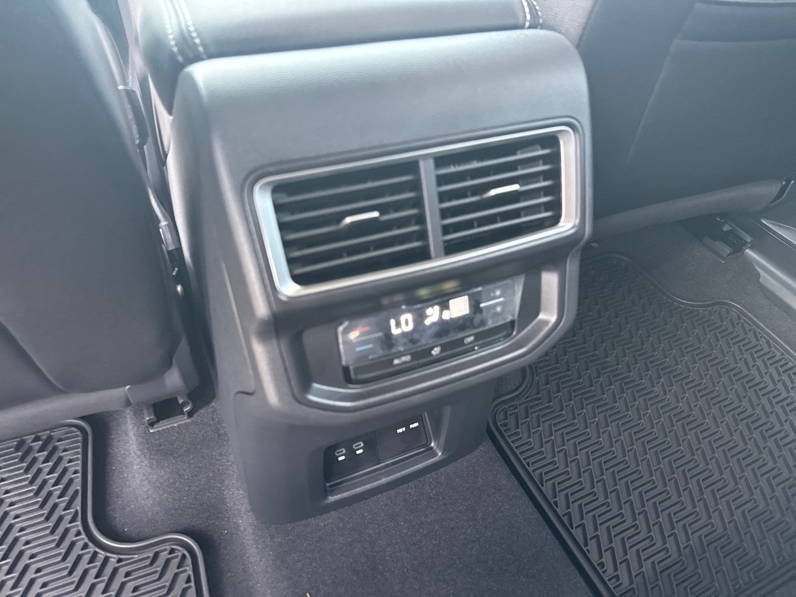 2026 Volkswagen Atlas 2.0T SE w/Technology FWD