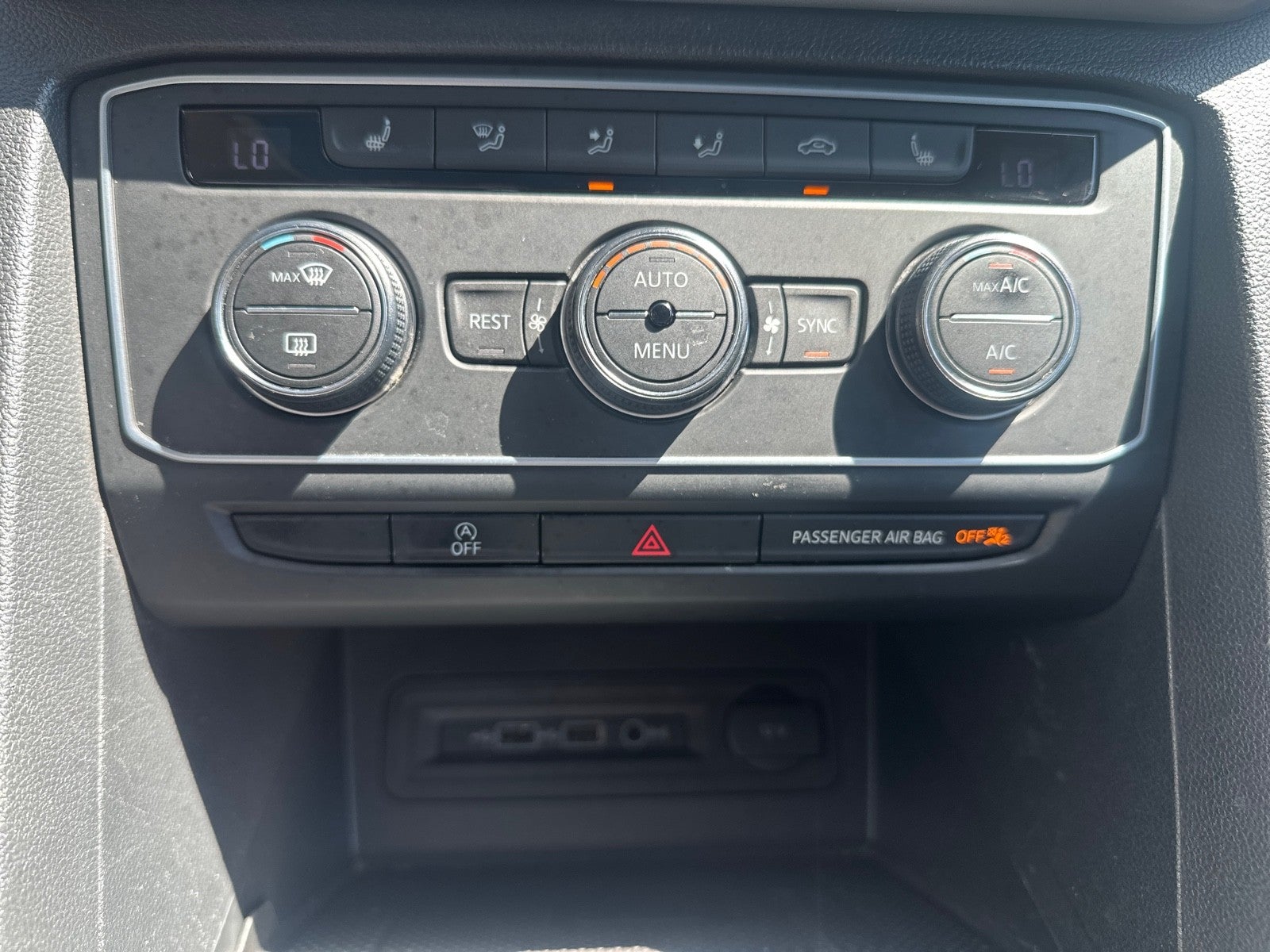 2021 Volkswagen Atlas 2021.5 3.6L V6 SE w/Technology FWD