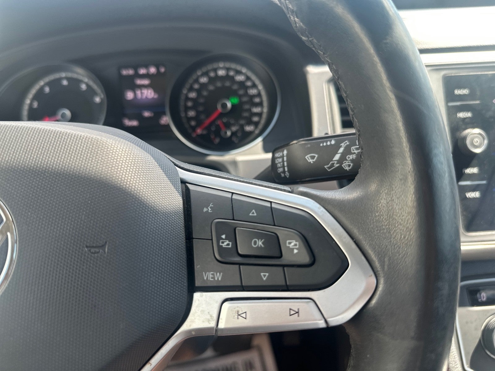 2021 Volkswagen Atlas 2021.5 3.6L V6 SE w/Technology FWD