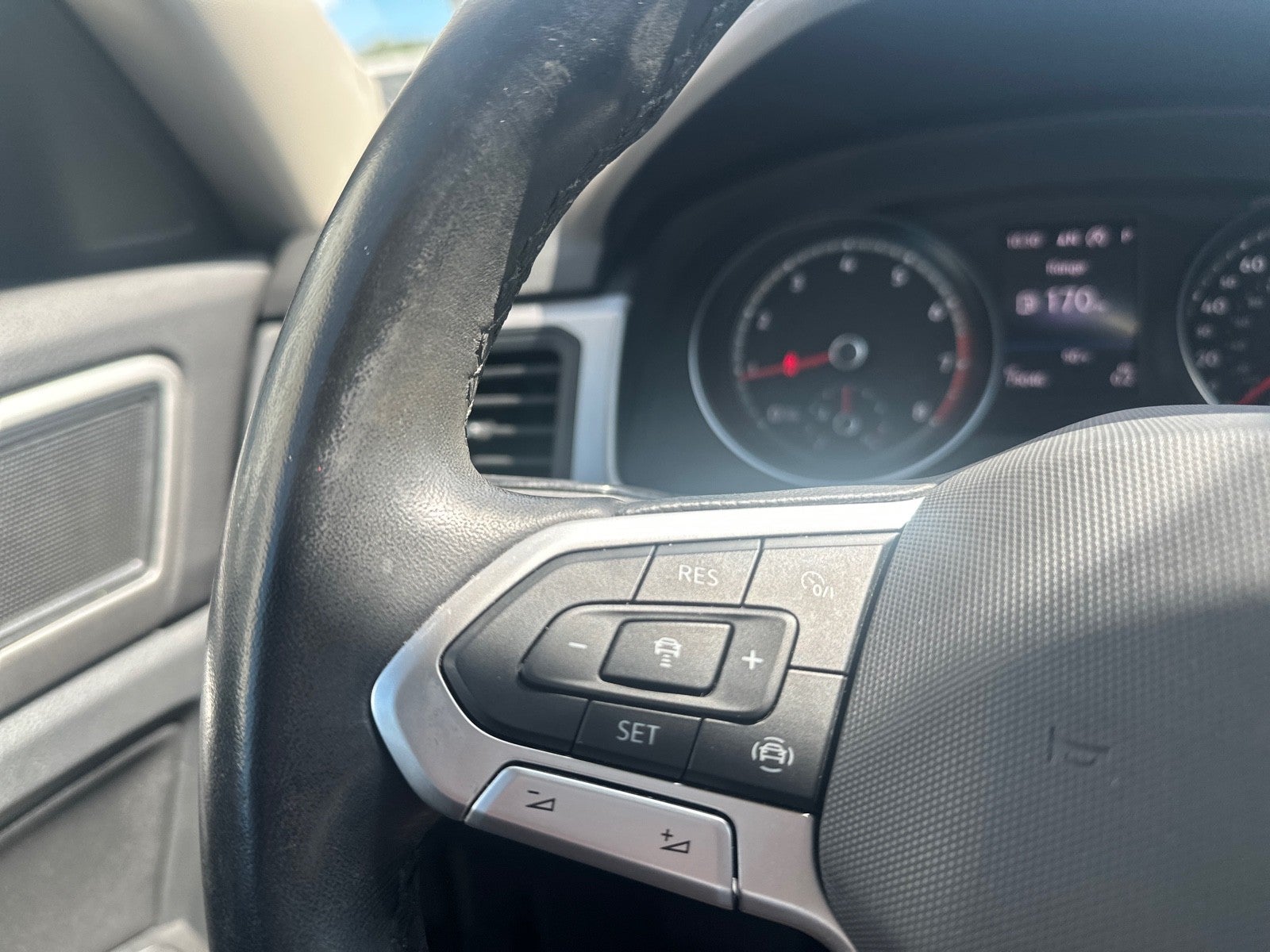 2021 Volkswagen Atlas 2021.5 3.6L V6 SE w/Technology FWD