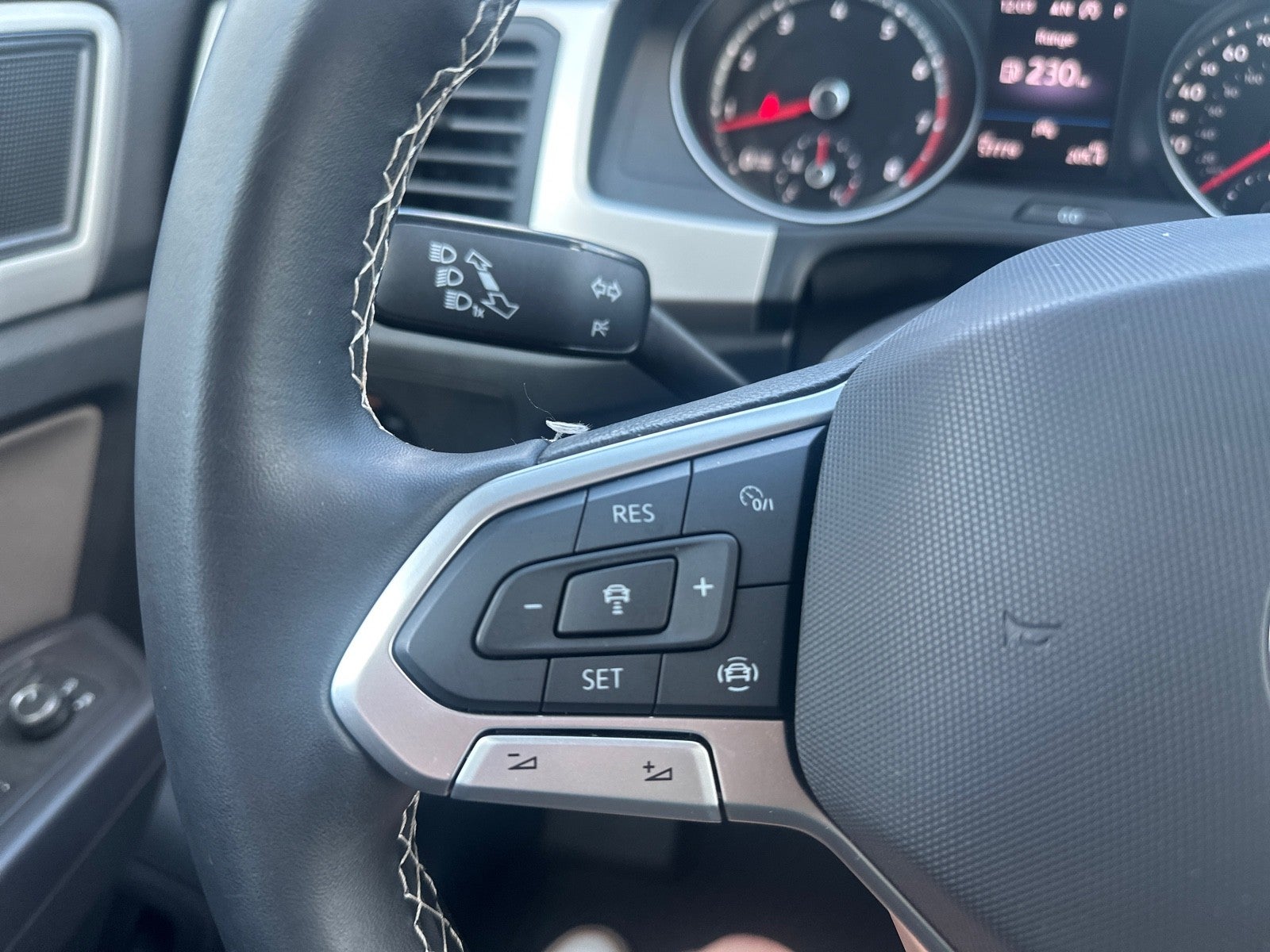 2021 Volkswagen Atlas 2021.5 3.6L V6 SE w/Technology FWD