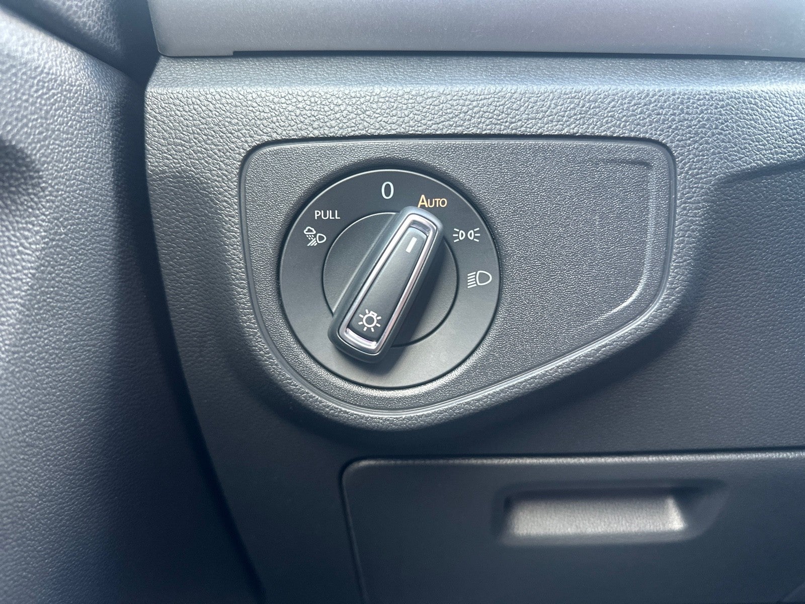 2021 Volkswagen Atlas 2021.5 3.6L V6 SE w/Technology FWD