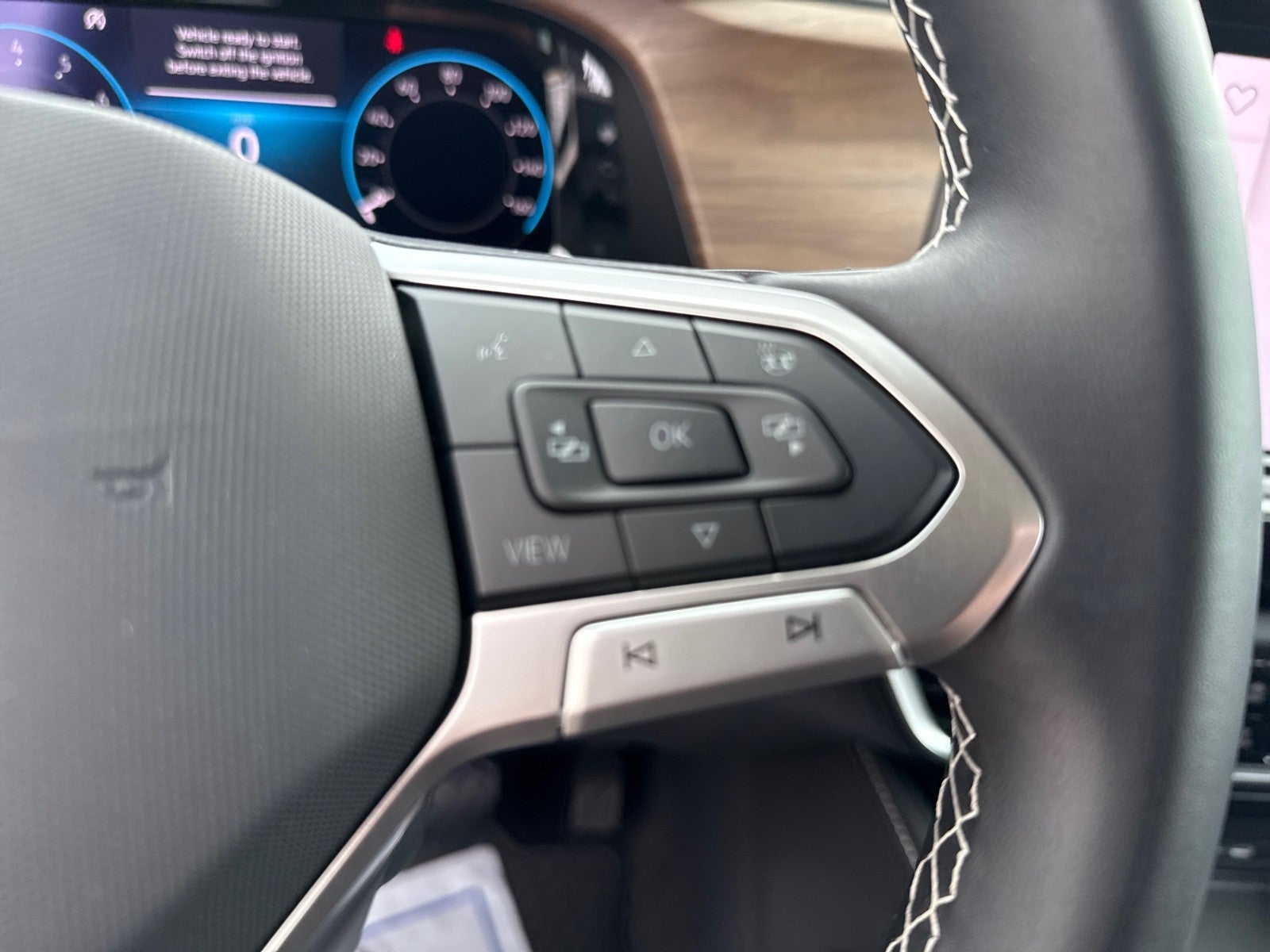 2024 Volkswagen Atlas 2.0T SE w/Technology FWD