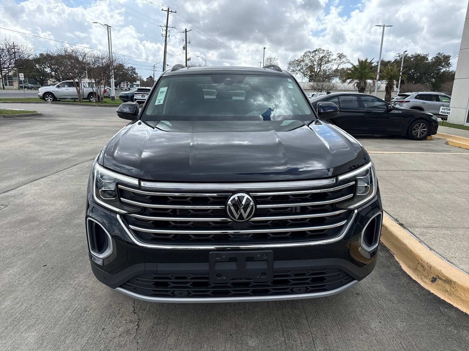 2024 Volkswagen Atlas 2.0T SE w/Technology FWD