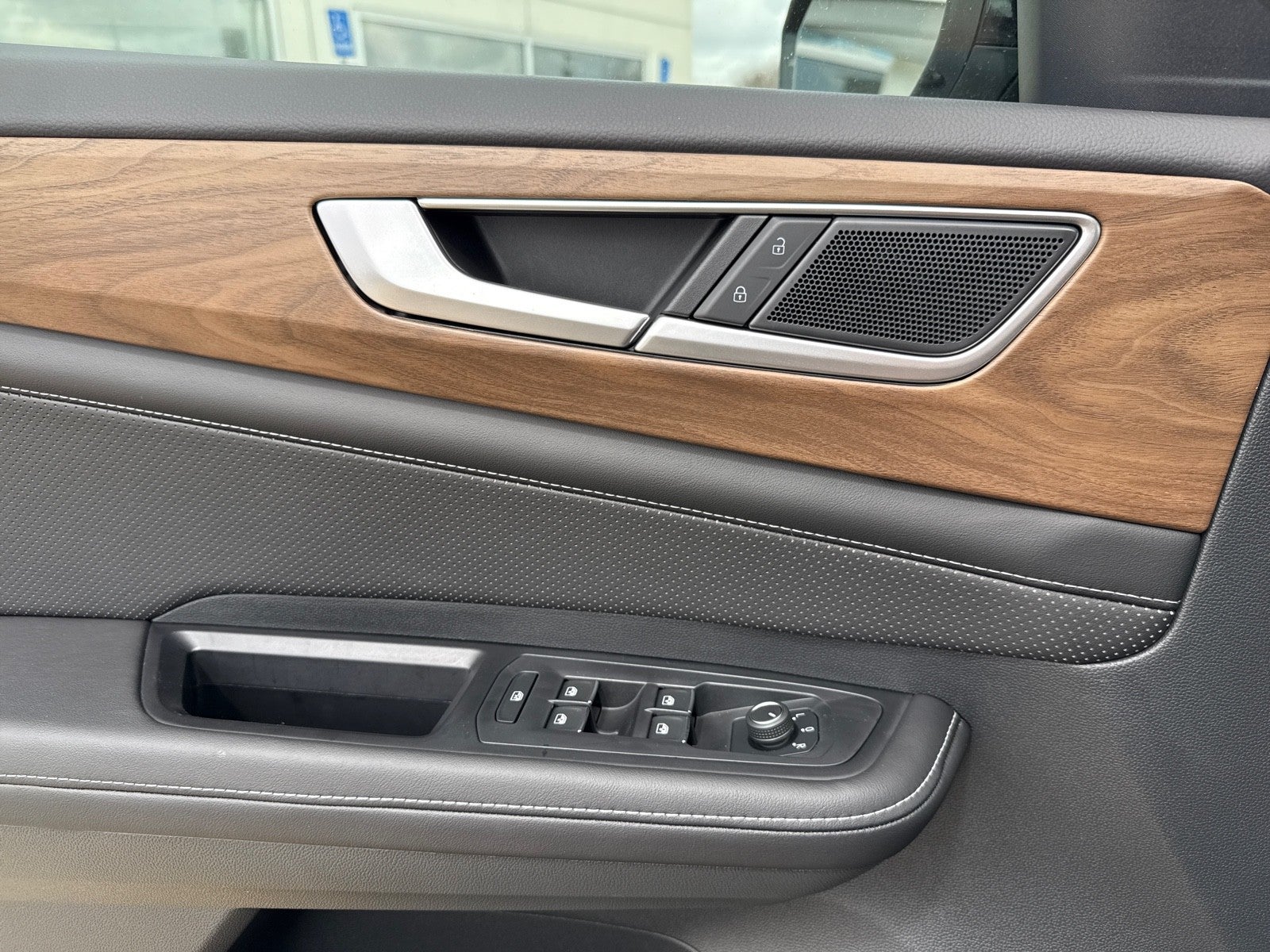 2024 Volkswagen Atlas 2.0T SE w/Technology FWD