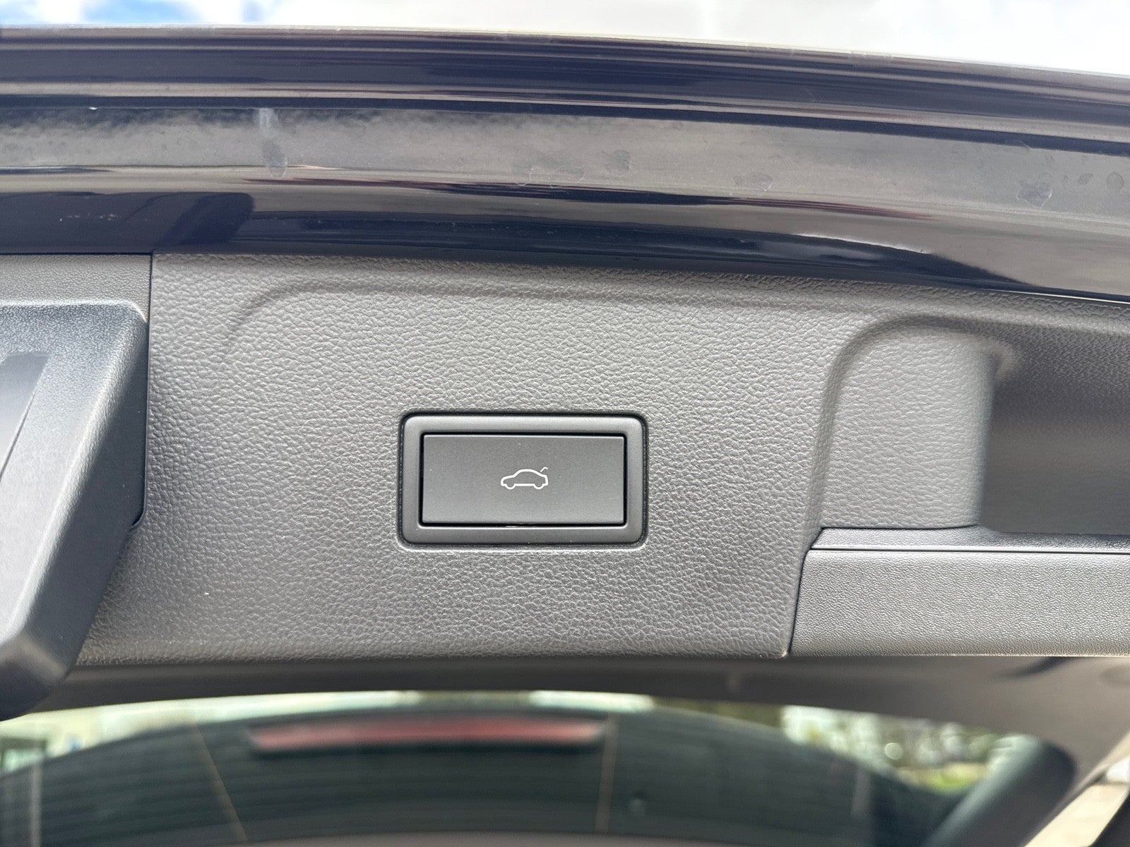 2024 Volkswagen Atlas 2.0T SE w/Technology FWD