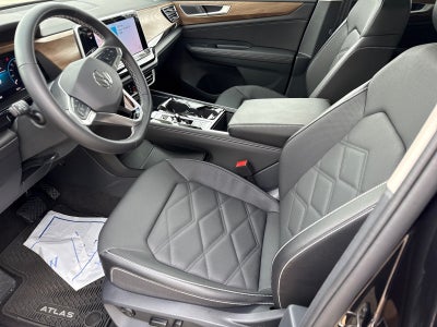 2024 Volkswagen Atlas 2.0T SE w/Technology FWD