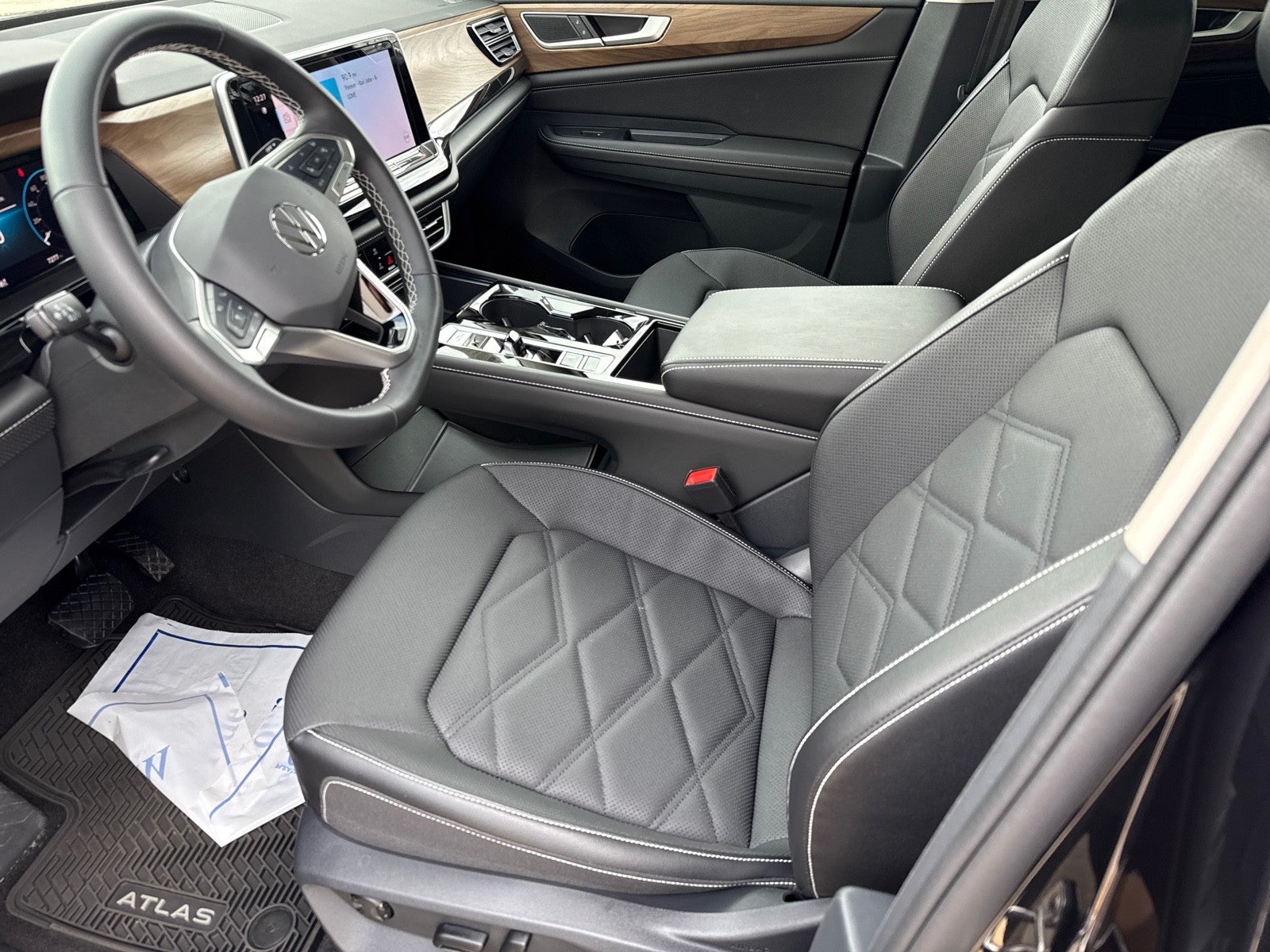 2024 Volkswagen Atlas 2.0T SE w/Technology FWD