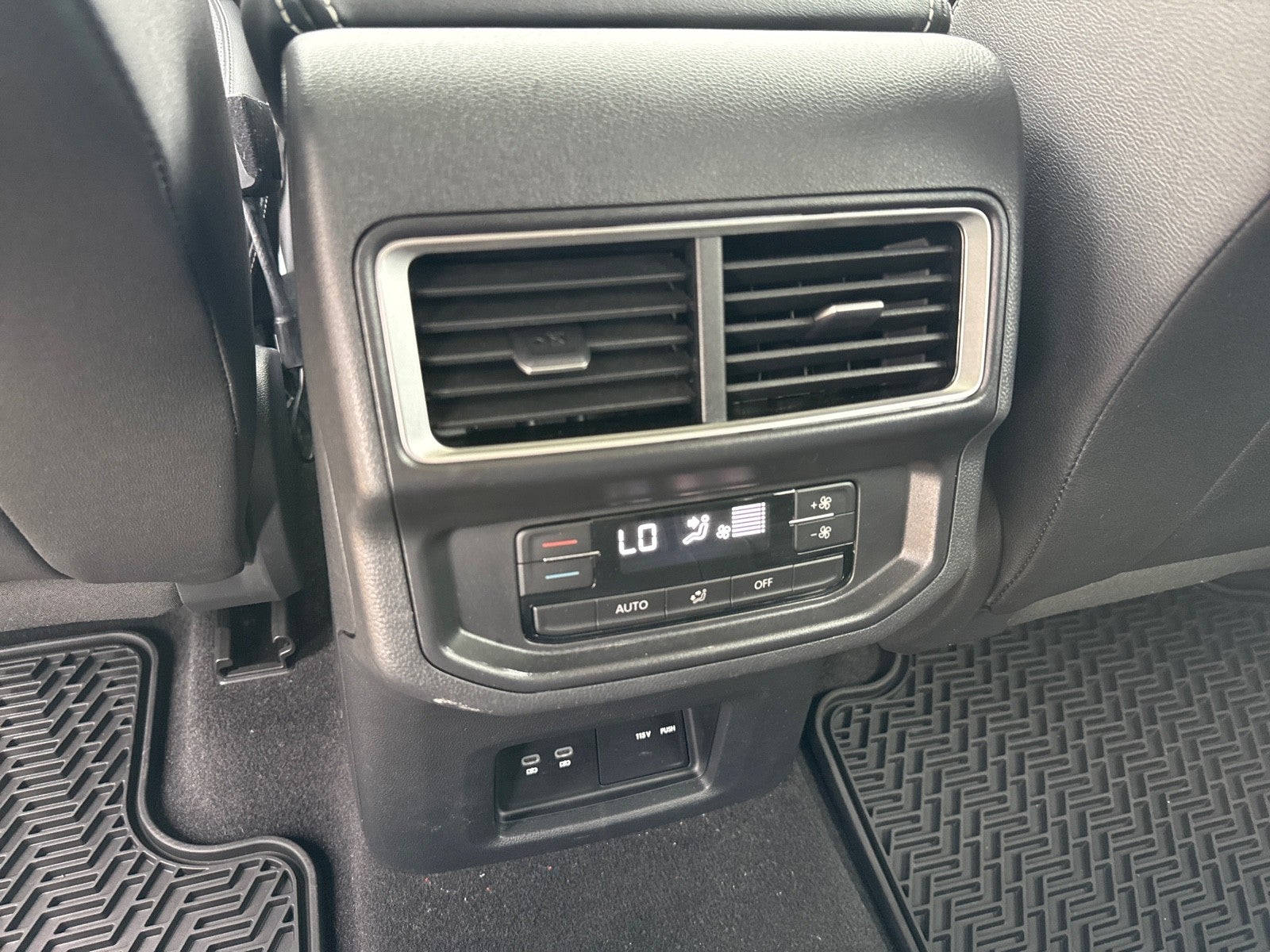 2024 Volkswagen Atlas 2.0T SE w/Technology FWD