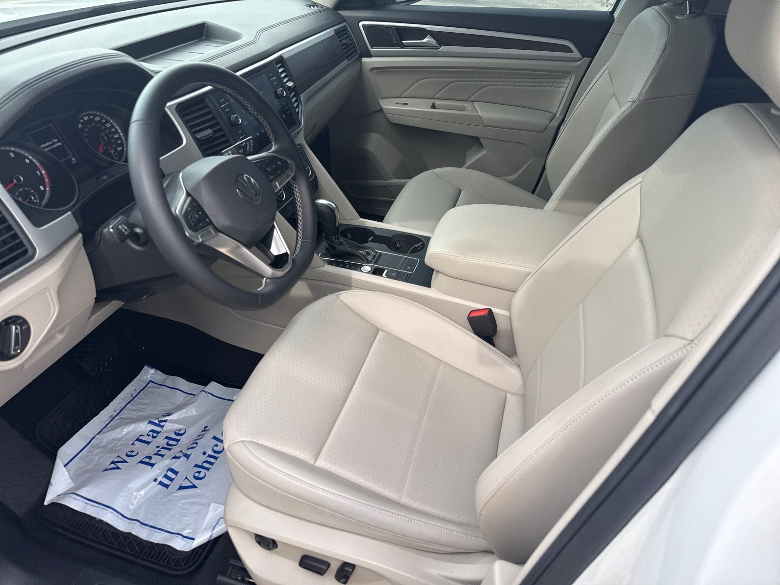 2021 Volkswagen Atlas 3.6L V6 SE w/Technology FWD *Ltd Avail*
