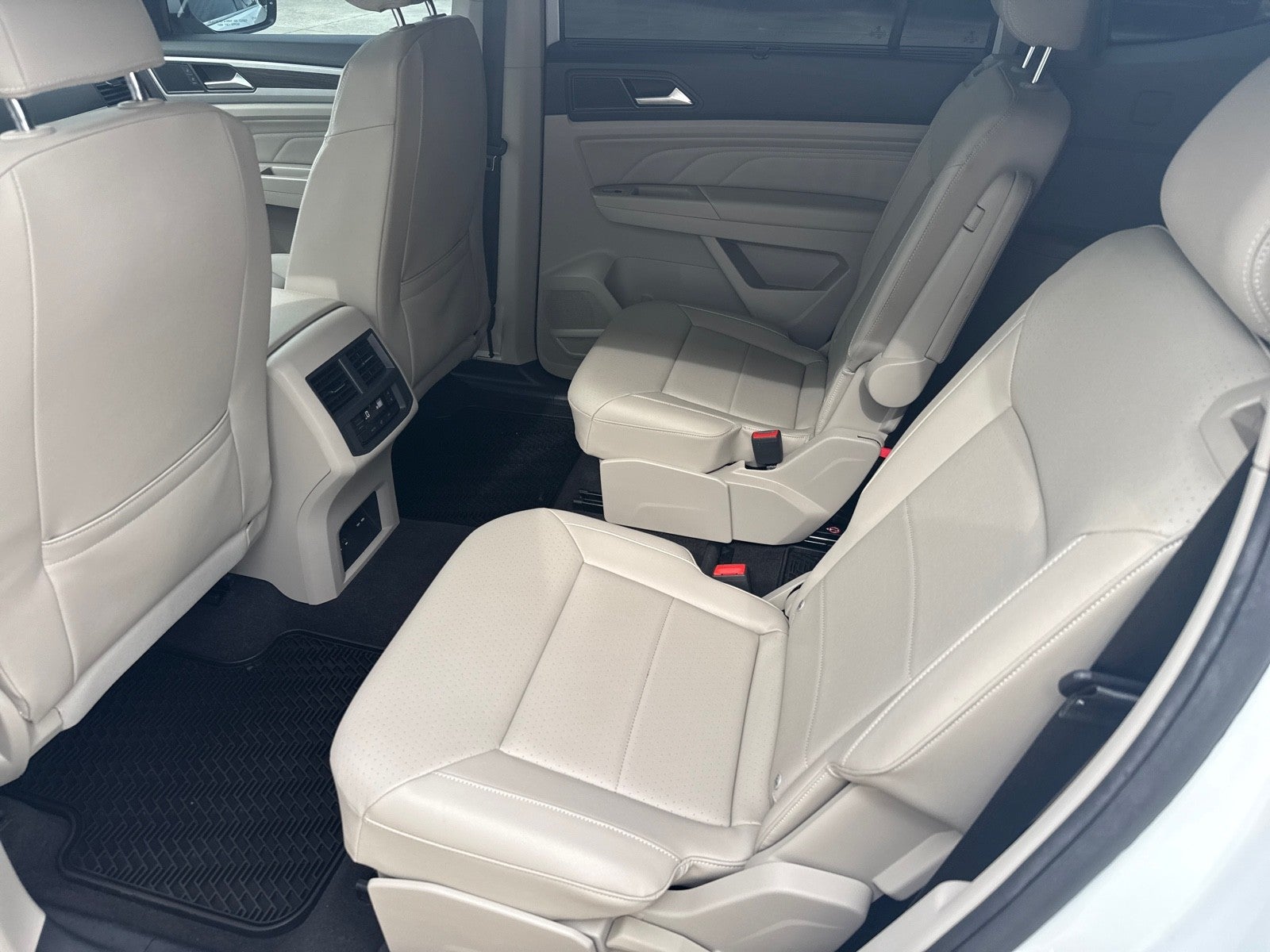 2021 Volkswagen Atlas 3.6L V6 SE w/Technology FWD *Ltd Avail*