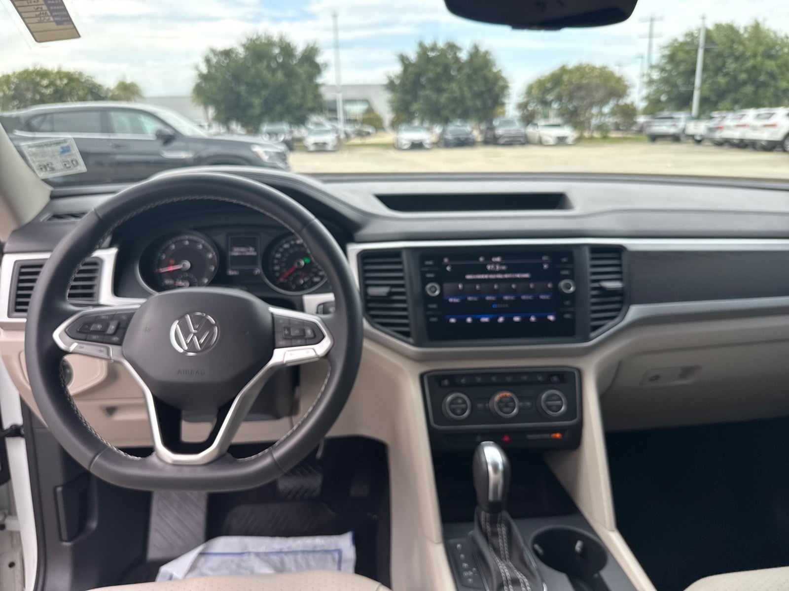2021 Volkswagen Atlas 3.6L V6 SE w/Technology FWD *Ltd Avail*