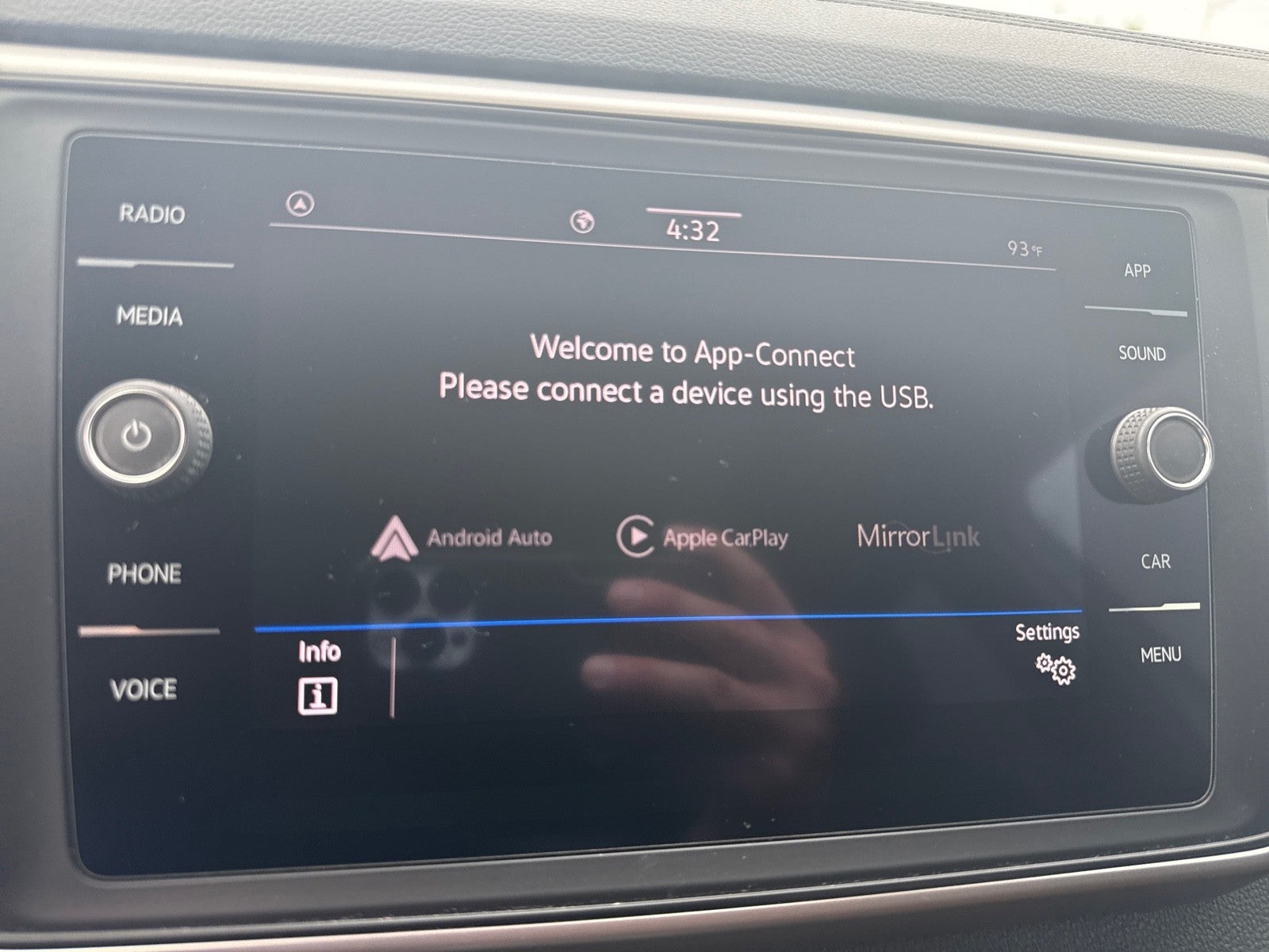 2021 Volkswagen Atlas 2021.5 3.6L V6 SE w/Technology FWD