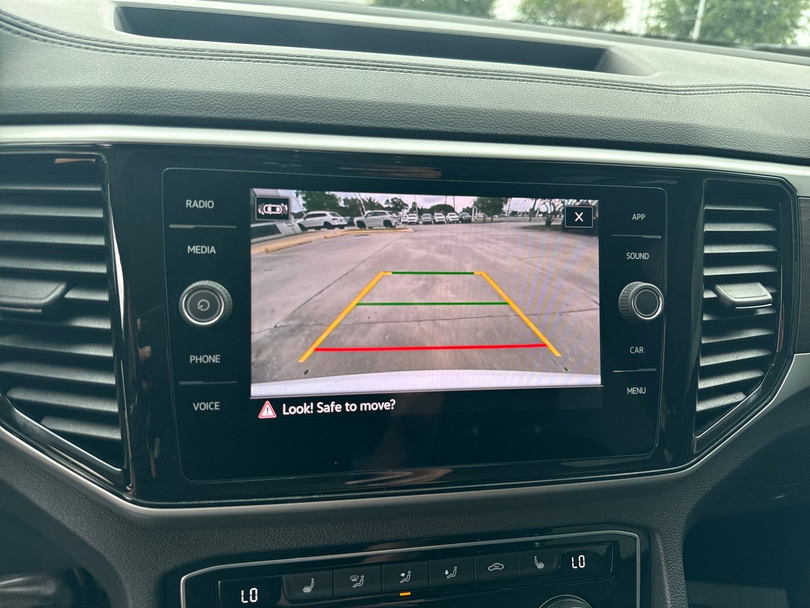 2023 Volkswagen Atlas 3.6L V6 SE w/Technology FWD