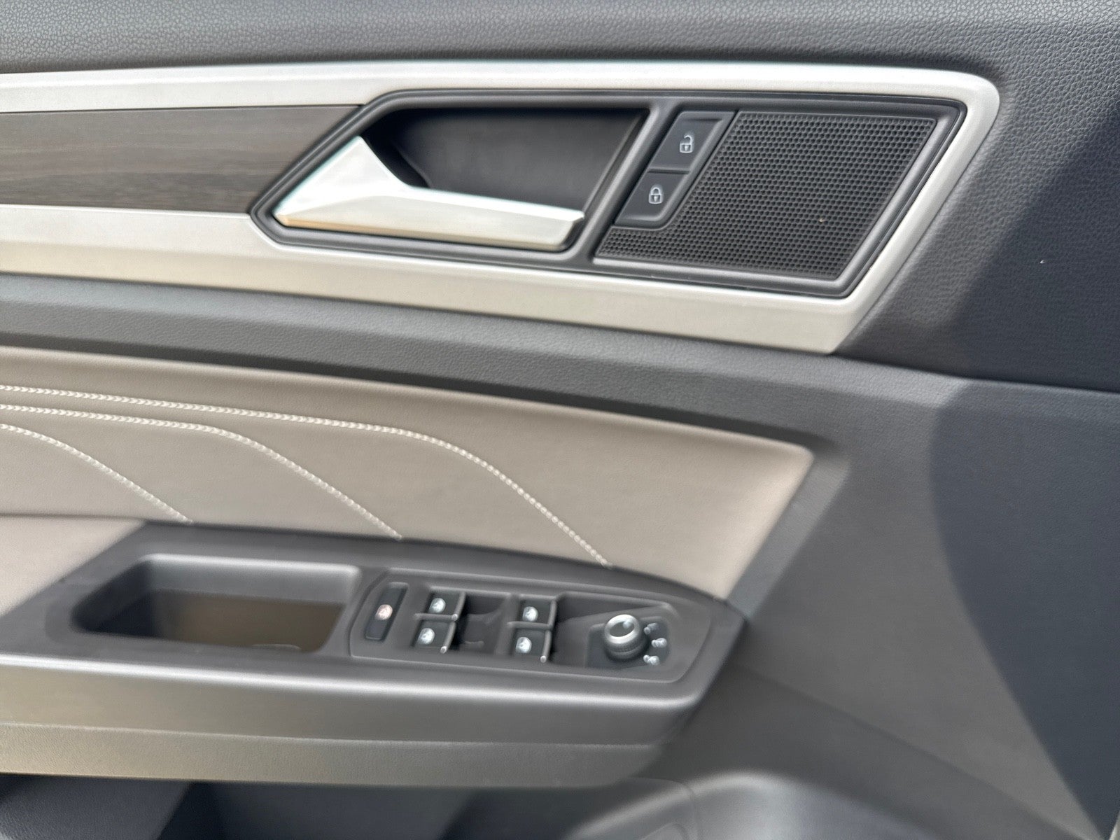 2023 Volkswagen Atlas 3.6L V6 SE w/Technology FWD