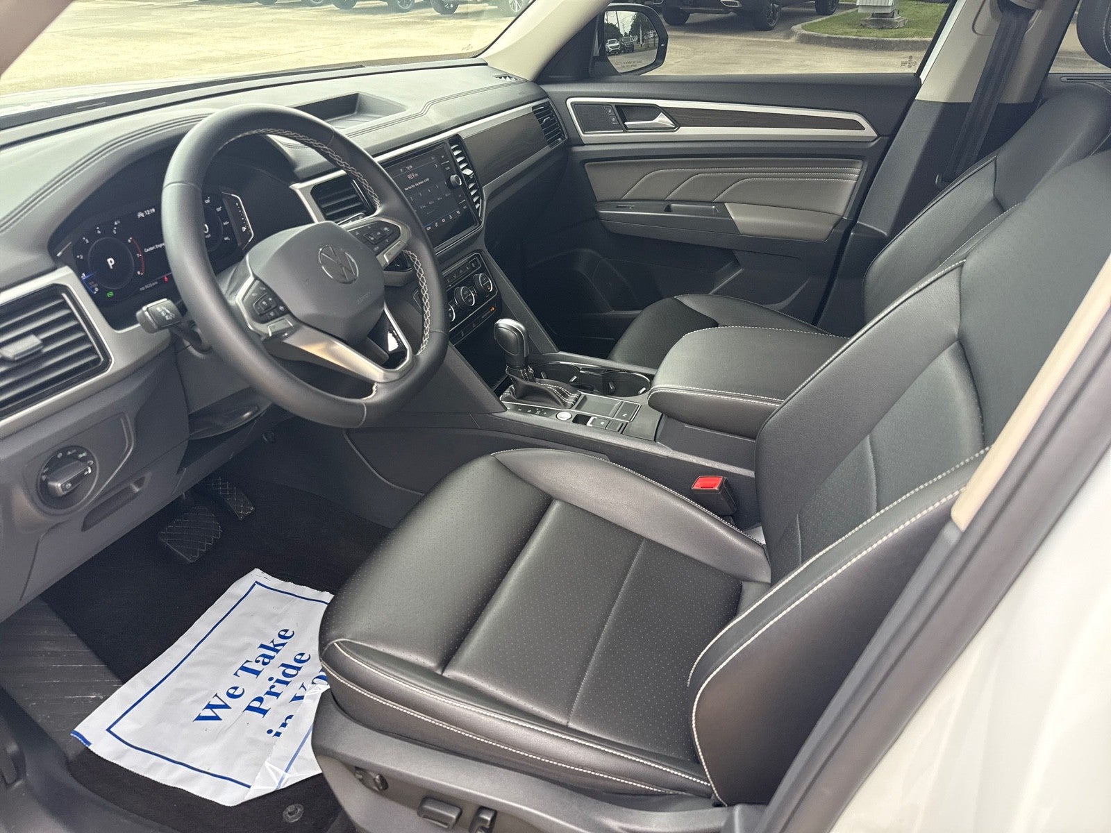 2023 Volkswagen Atlas 3.6L V6 SE w/Technology FWD