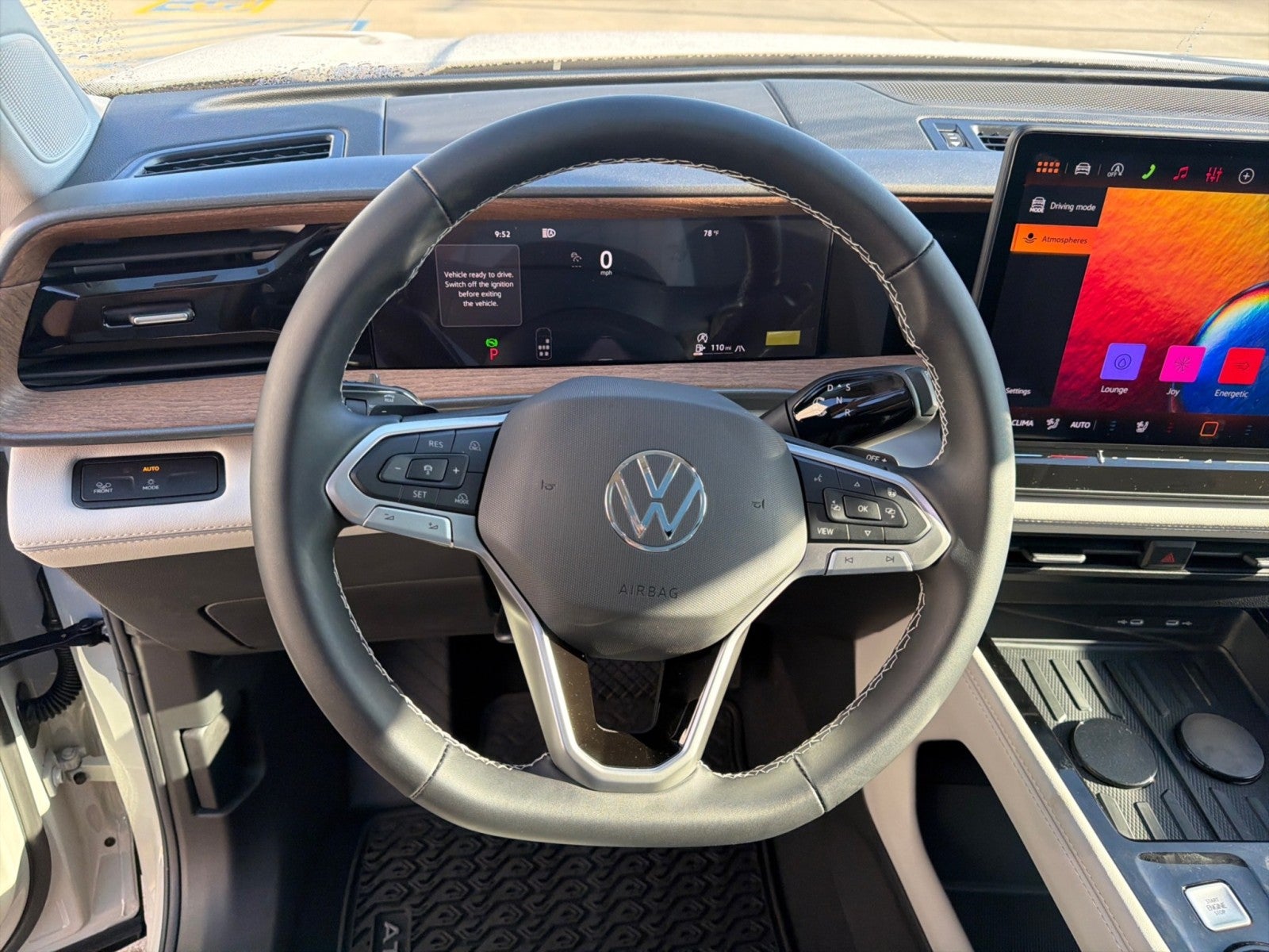 2027 Volkswagen Atlas SE w/Technology FWD