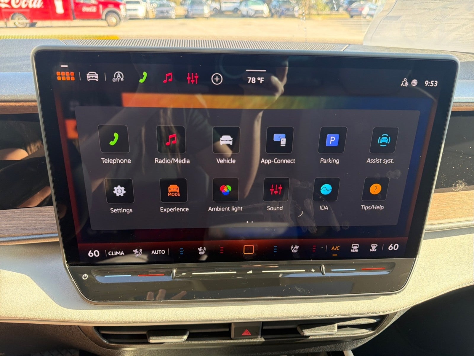 2027 Volkswagen Atlas SE w/Technology FWD