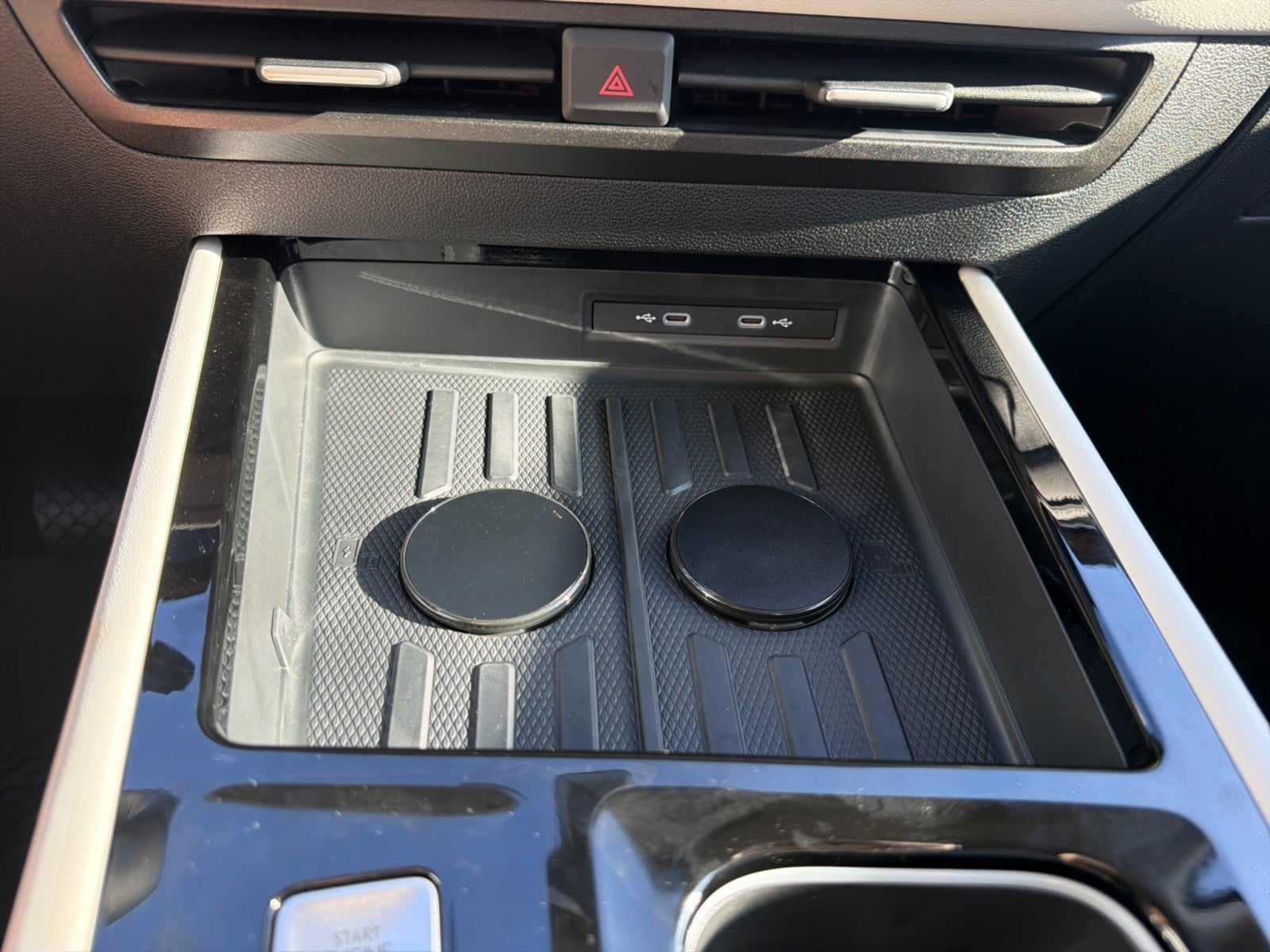2027 Volkswagen Atlas SE w/Technology FWD