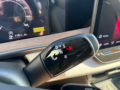 2027 Volkswagen Atlas SE w/Technology FWD