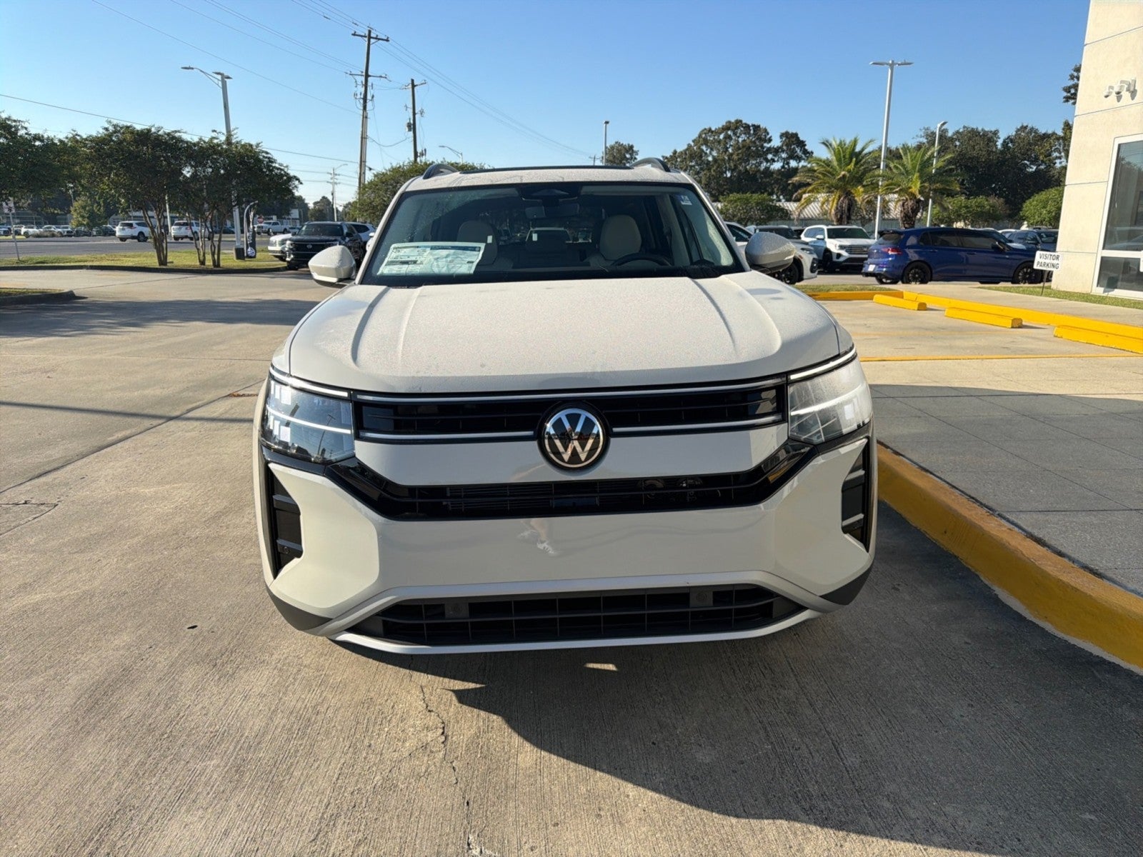 2027 Volkswagen Atlas SE w/Technology FWD
