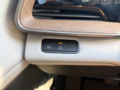 2027 Volkswagen Atlas SE w/Technology FWD