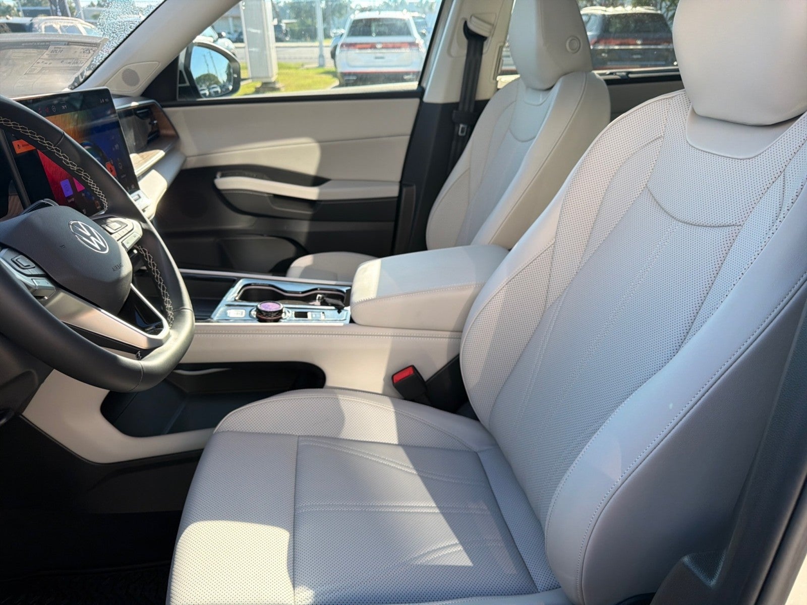 2027 Volkswagen Atlas SE w/Technology FWD